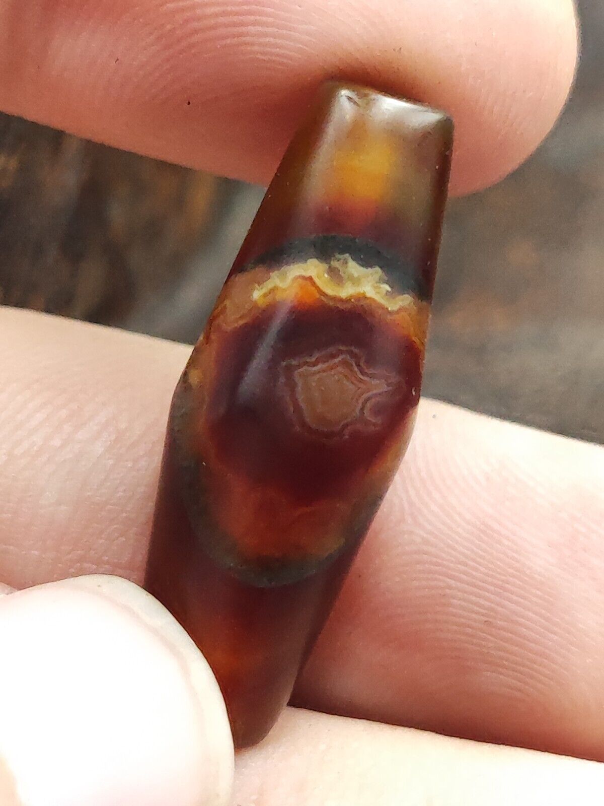 Vintage Old Yemeni Agate Natural Eye Rare pattern Banded Agate Bead  YM-408