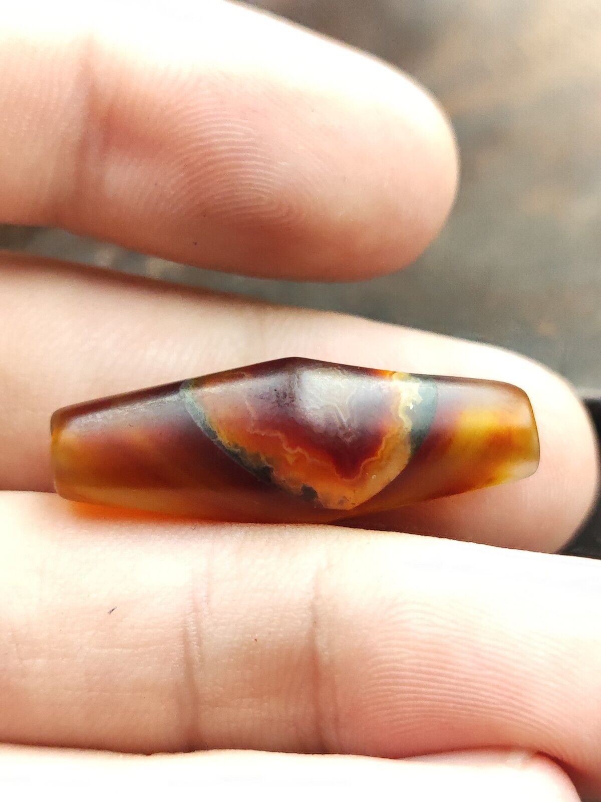 Vintage Old Yemeni Agate Natural Eye Rare pattern Banded Agate Bead  YM-408