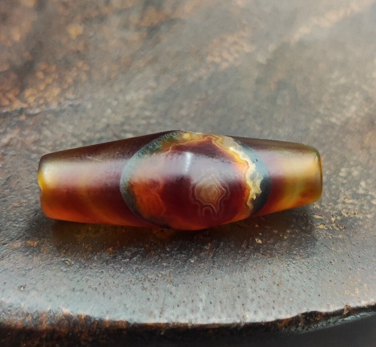 Vintage Old Yemeni Agate Natural Eye Rare pattern Banded Agate Bead  YM-408