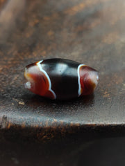 Vintage Old Yemeni Agate Natural Eye Rare pattern Banded Agate Bead  YM-406