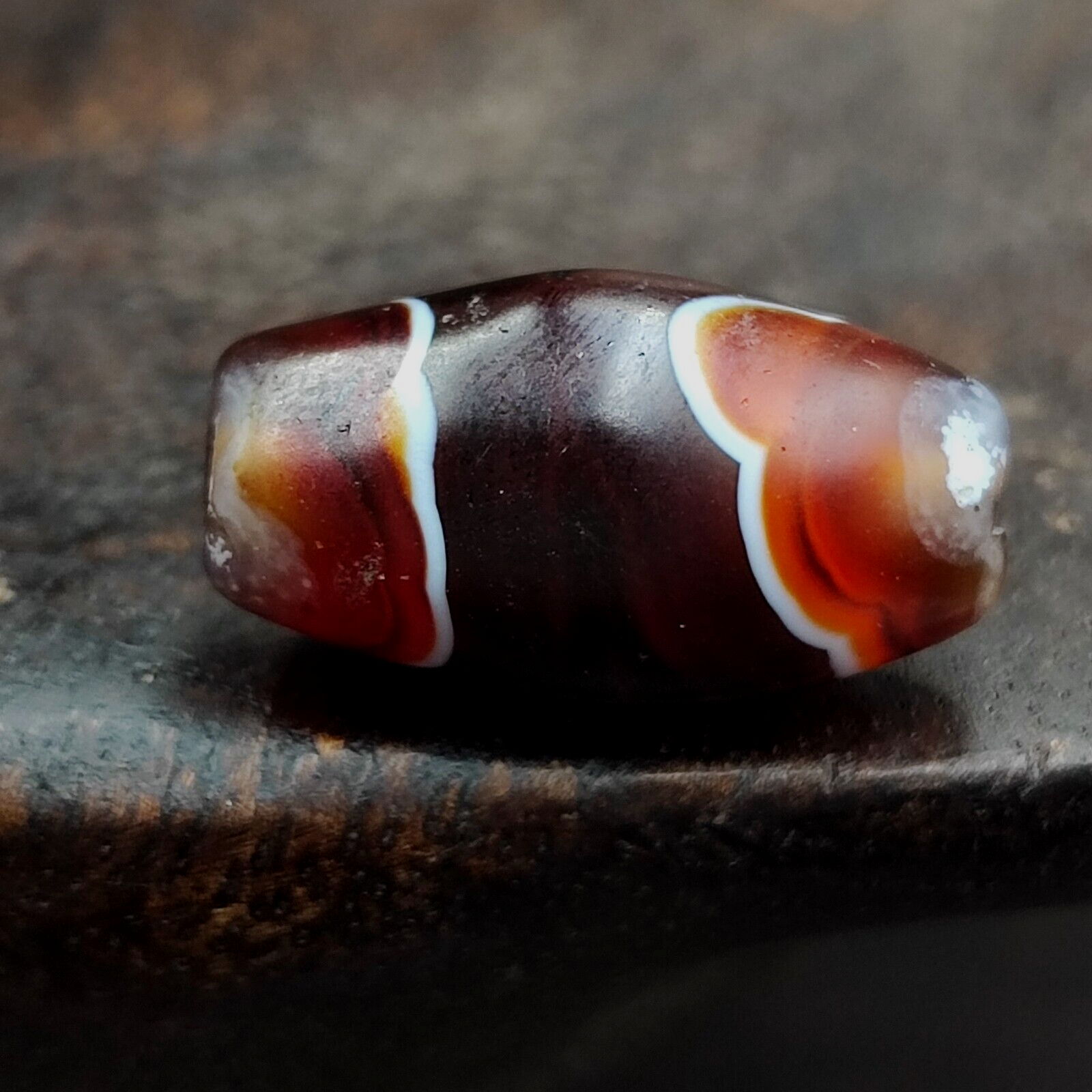 Vintage Old Yemeni Agate Natural Eye Rare pattern Banded Agate Bead  YM-406