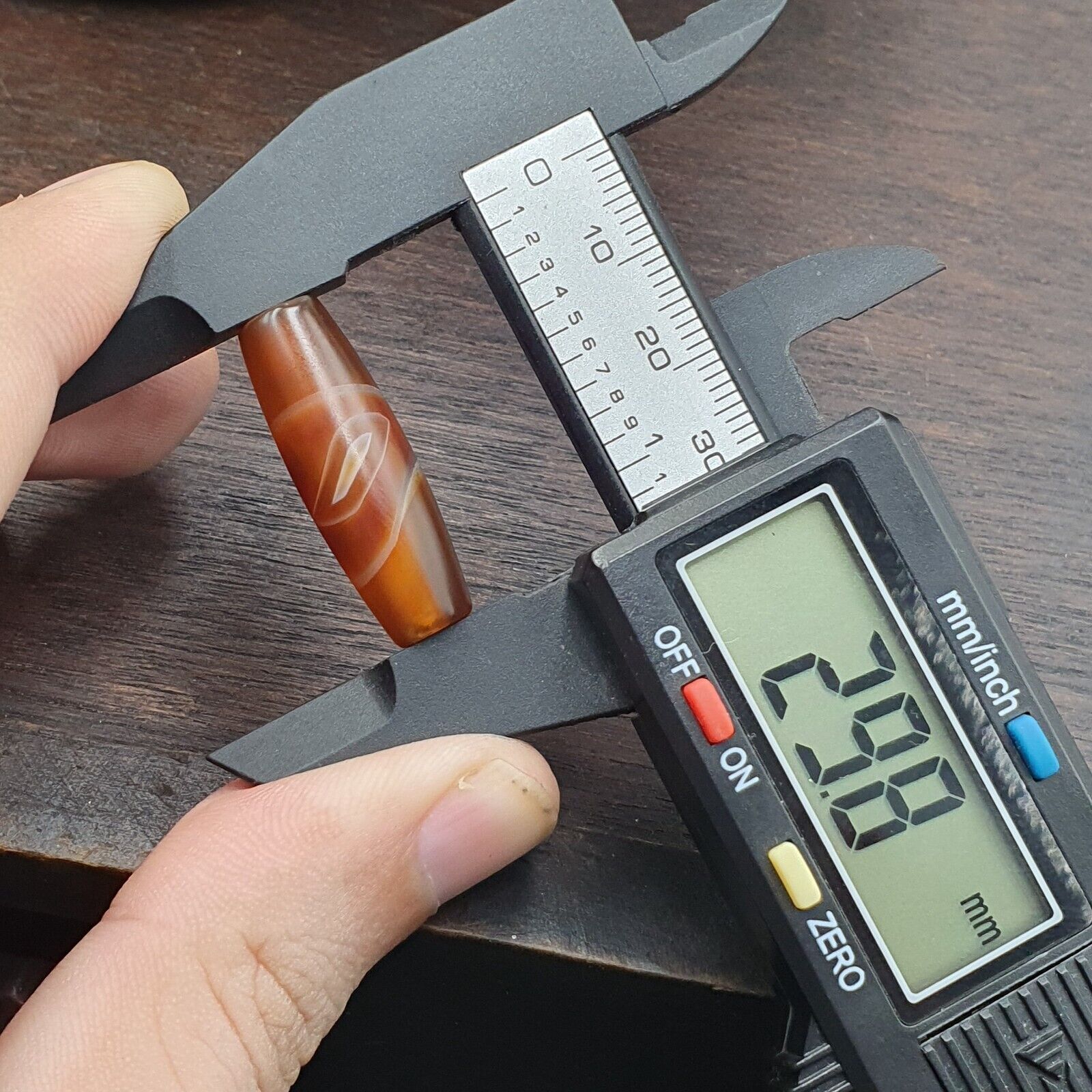 Old Yemeni natural Eye Agate Middle Eastern Red Agate Bead Ym-1ey
