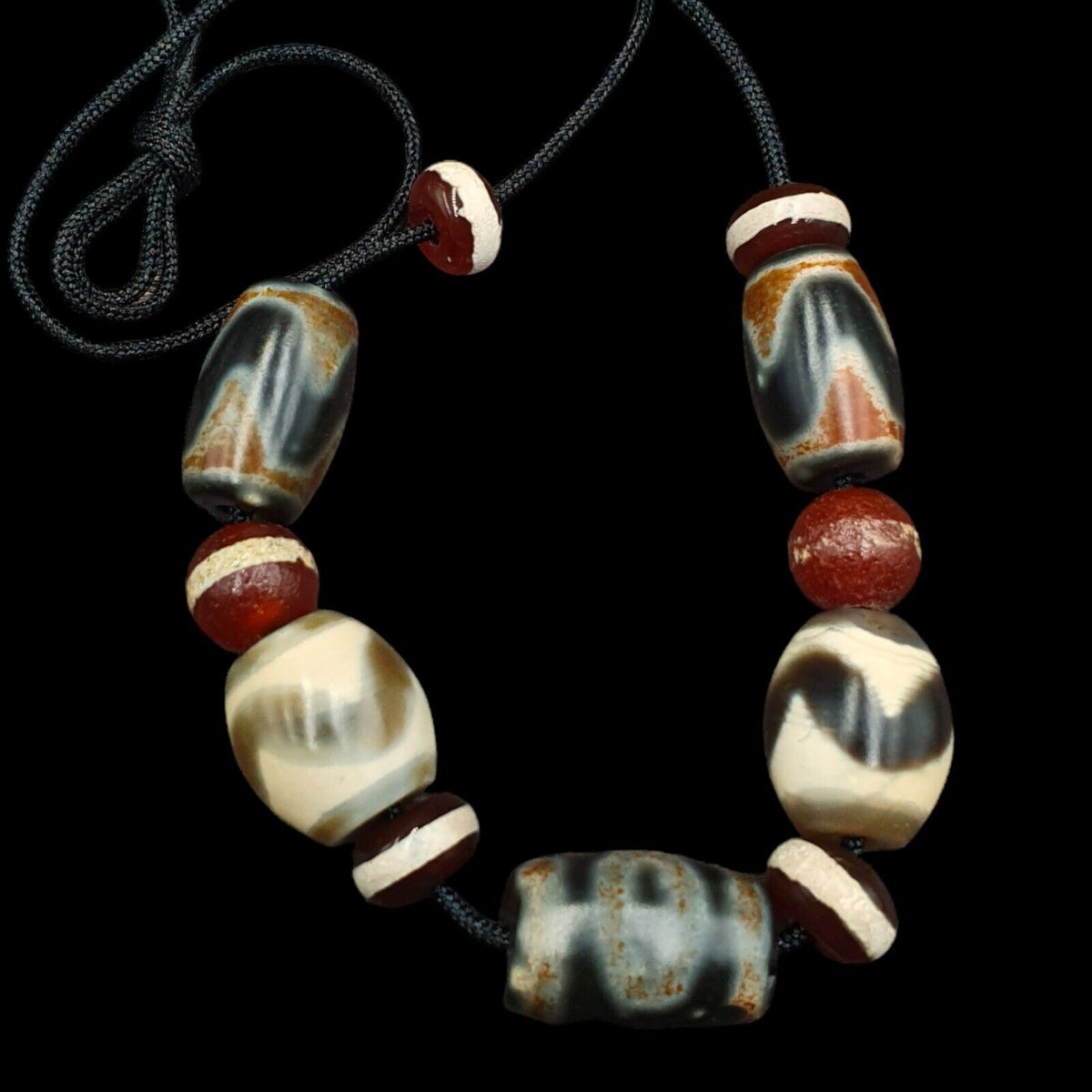 LOT 11 Beads Old Dzi Tibetan Himalayan Protective Agate Beads Amulets