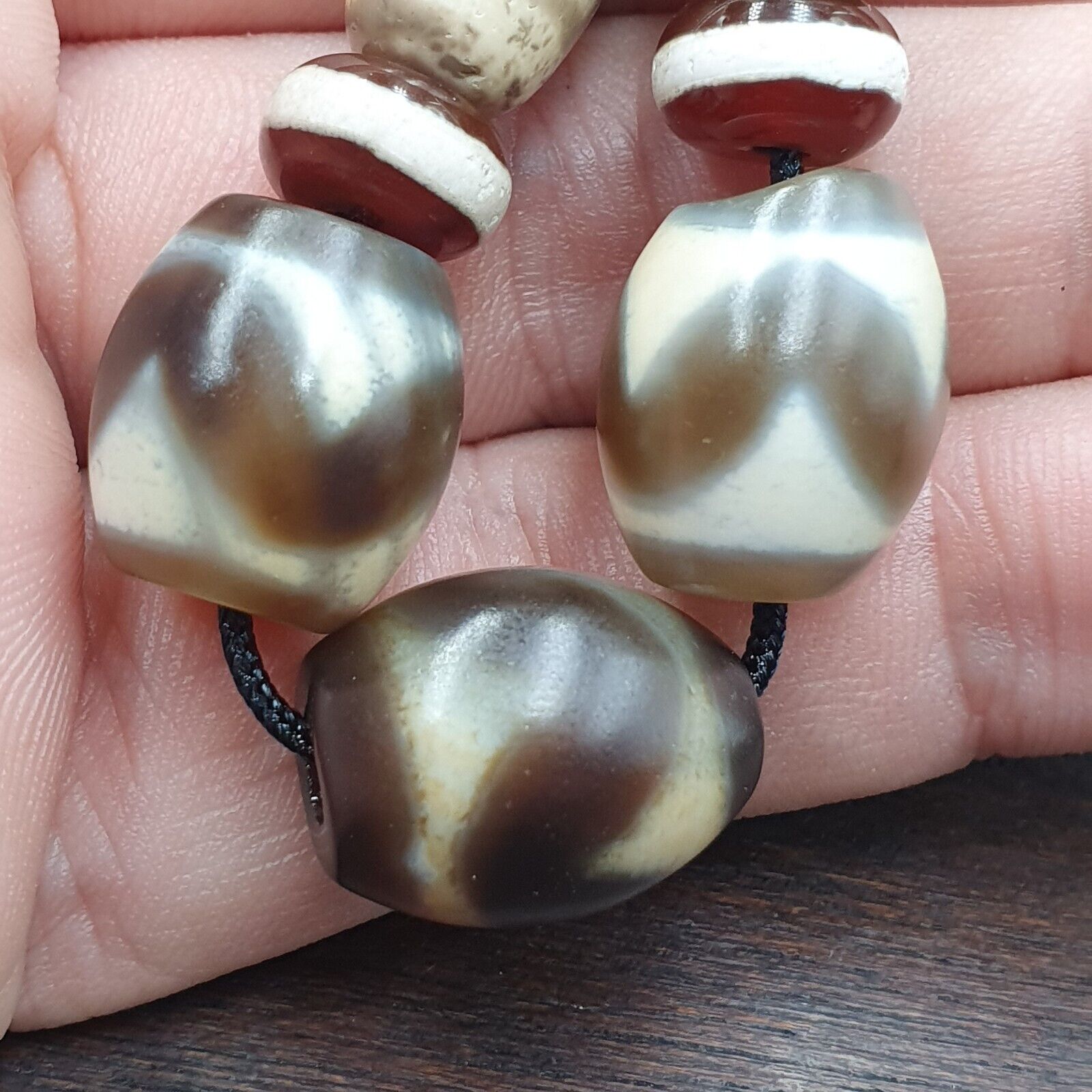 LOT 7 Beads Old Dzi Tibetan Chinese Agate Beads Amulets