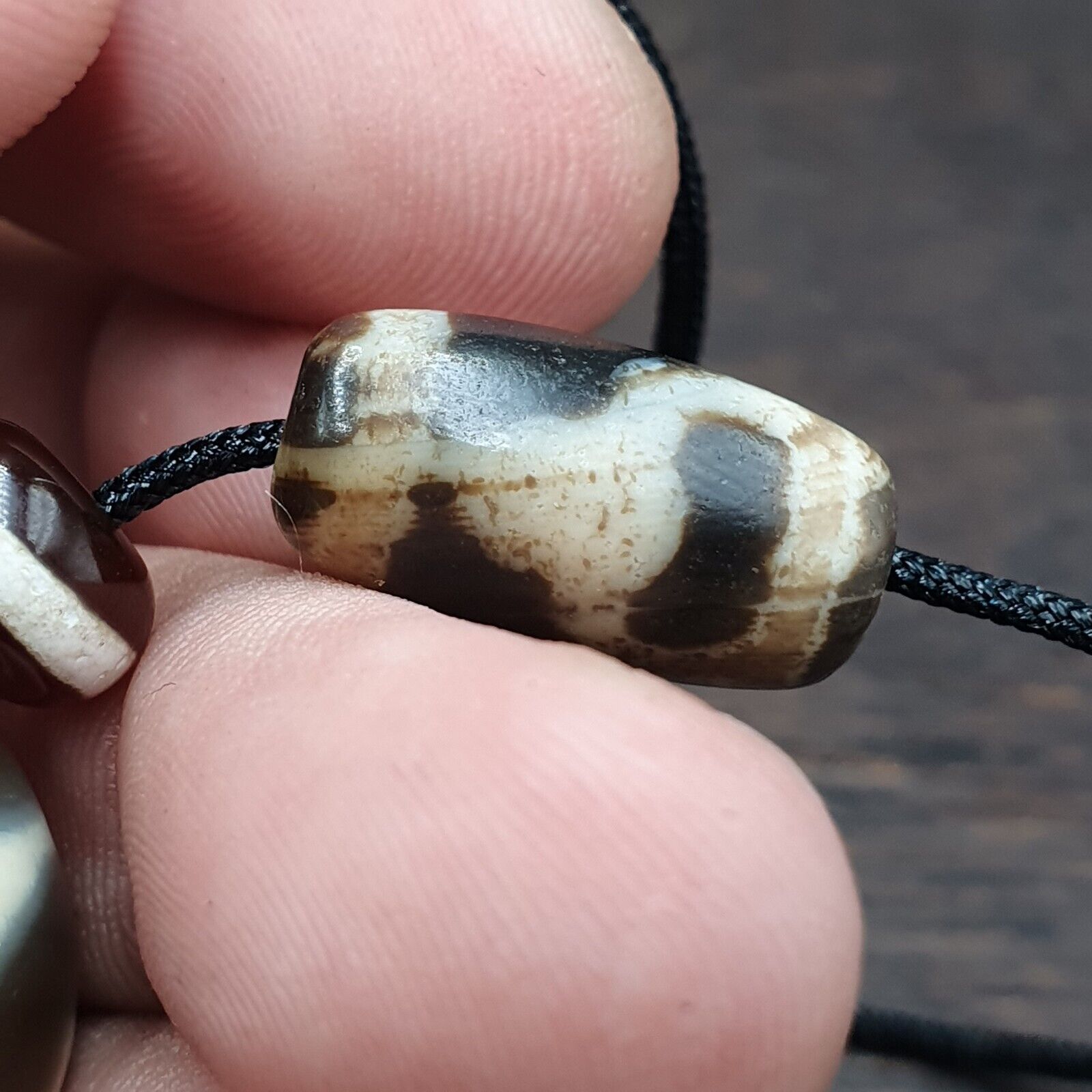 LOT 7 Beads Old Dzi Tibetan Chinese Agate Beads Amulets