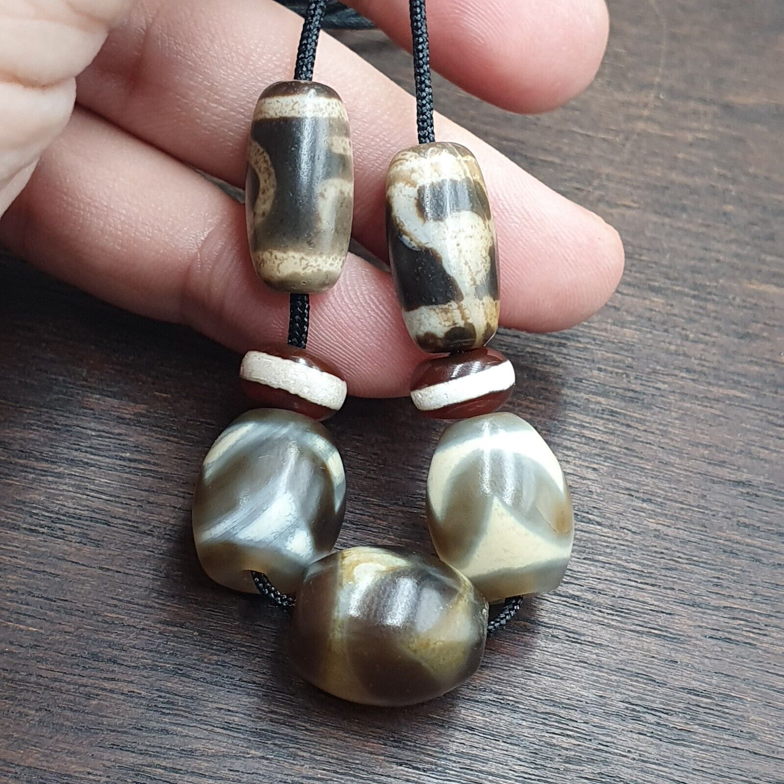 LOT 7 Beads Old Dzi Tibetan Chinese Agate Beads Amulets