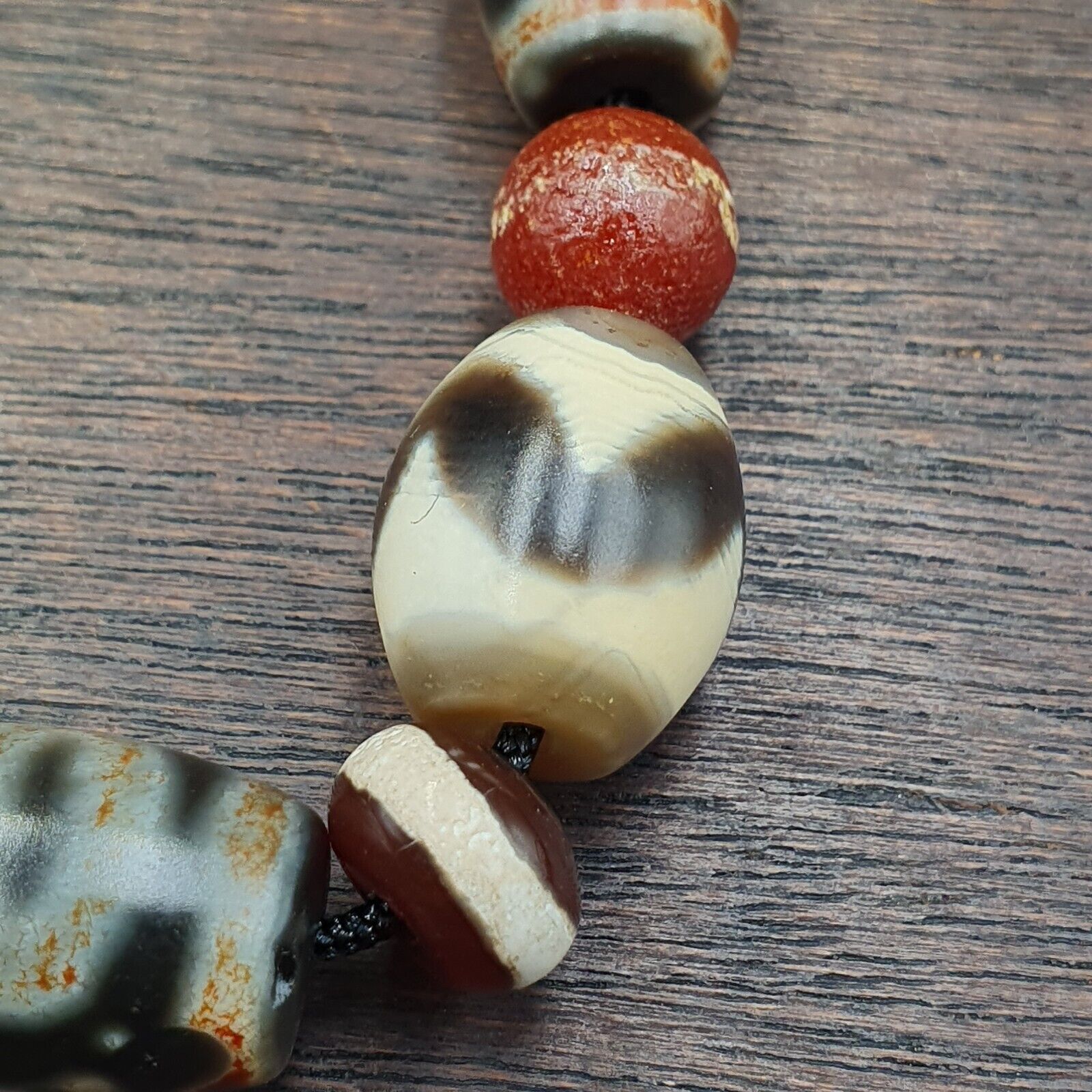 LOT 11 Beads Old Dzi Tibetan Himalayan Protective Agate Beads Amulets