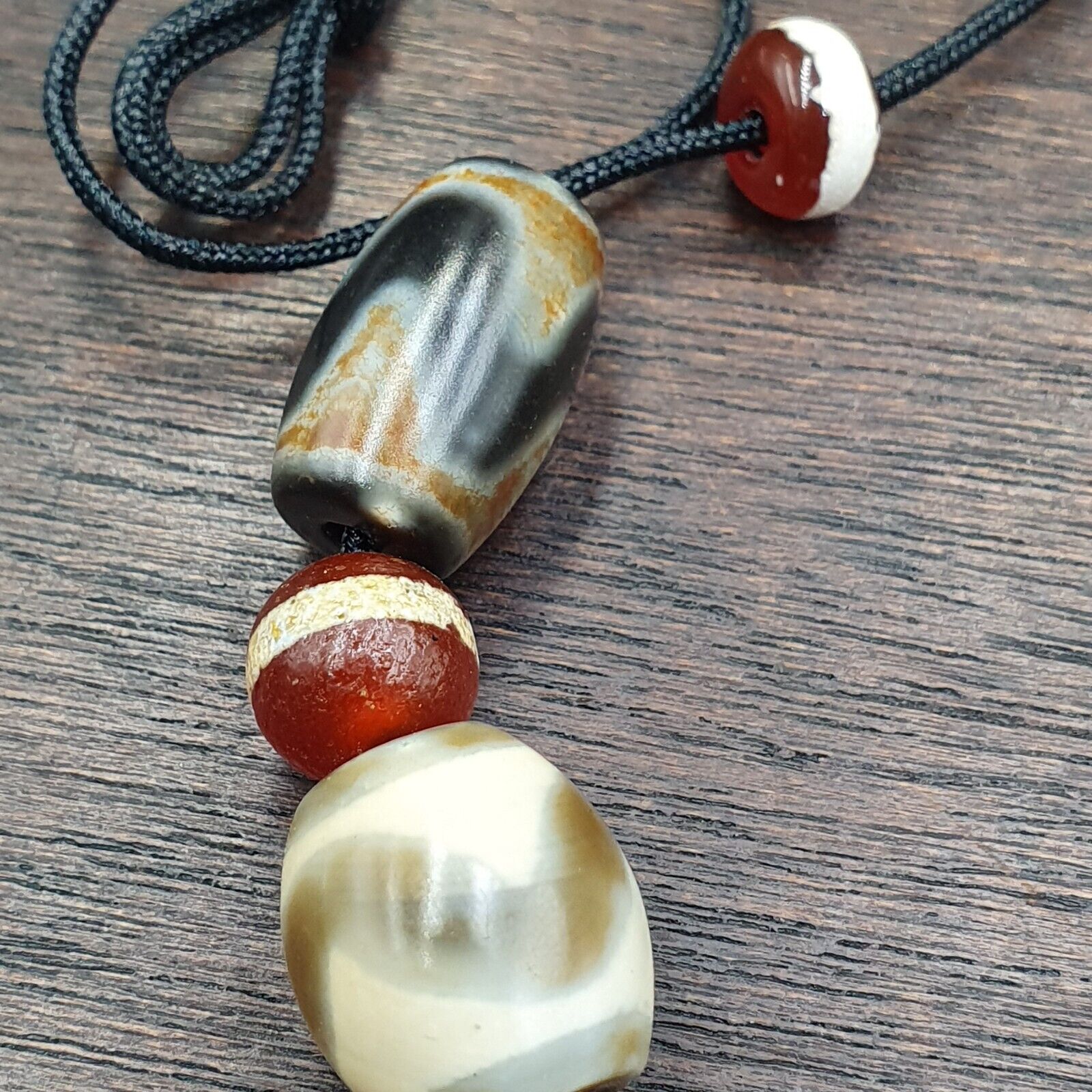 LOT 11 Beads Old Dzi Tibetan Himalayan Protective Agate Beads Amulets