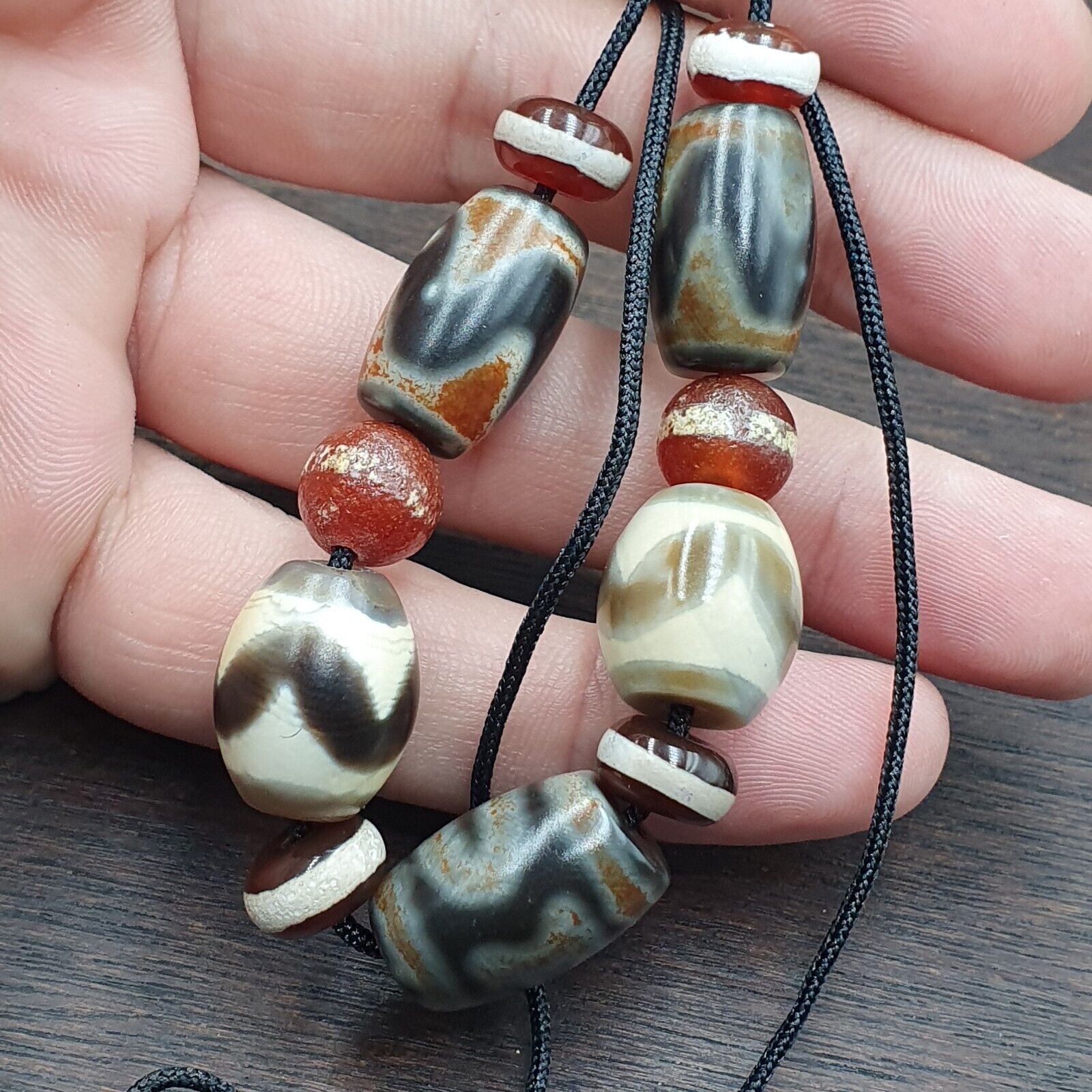LOT 11 Beads Old Dzi Tibetan Himalayan Protective Agate Beads Amulets