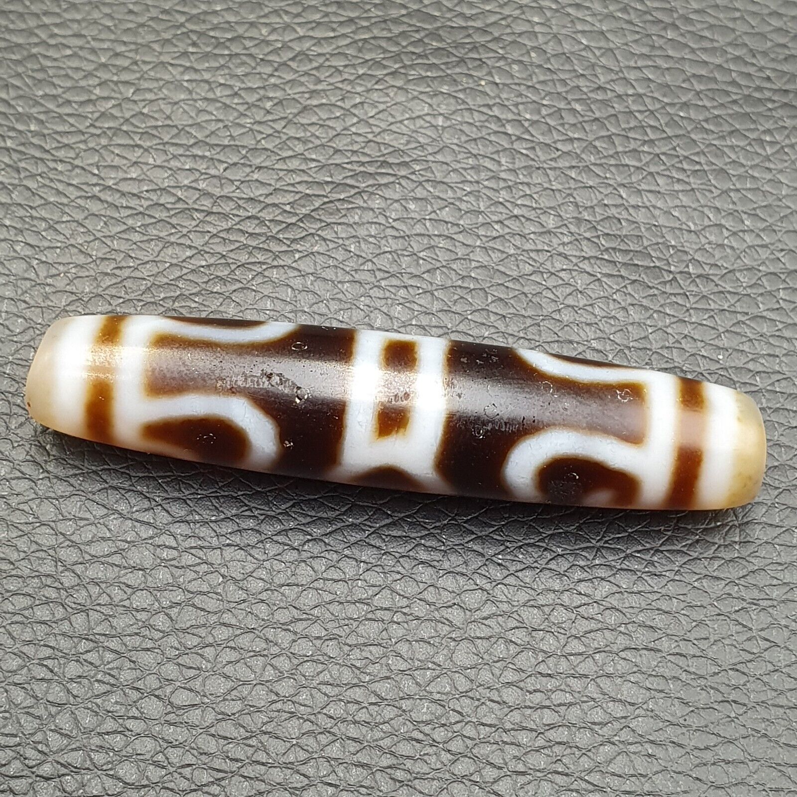 Tibetan Treasure vase Tasso Dzi Agate Bead