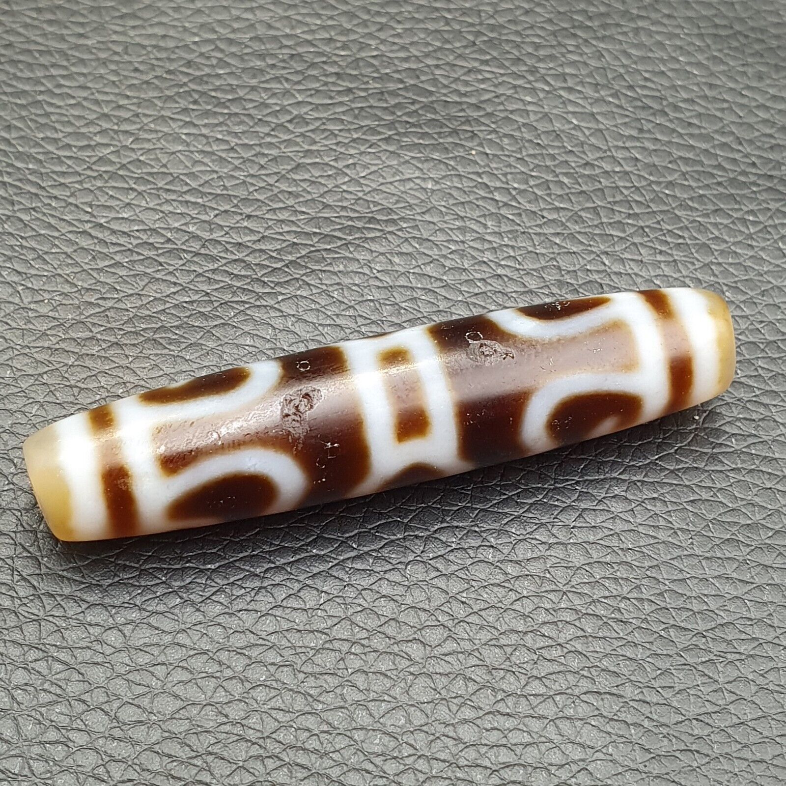 Tibetan Treasure vase Tasso Dzi Agate Bead