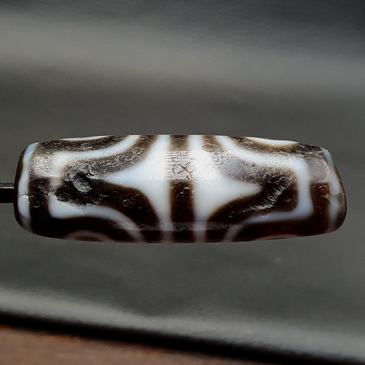 Very Unique Himalayan Tibetan tasso lotus Vajra 4 Eyes Dzi Agate Bead Amulet