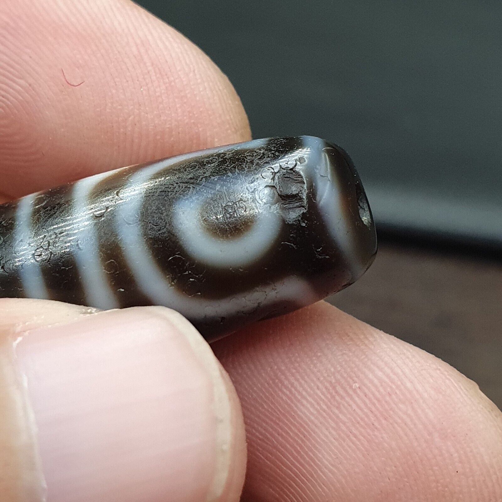Very Unique Himalayan Tibetan tasso lotus Vajra 4 Eyes Dzi Agate Bead Amulet