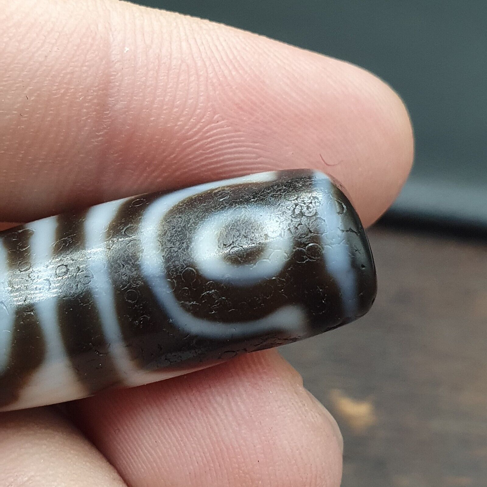 Very Unique Himalayan Tibetan tasso lotus Vajra 4 Eyes Dzi Agate Bead Amulet