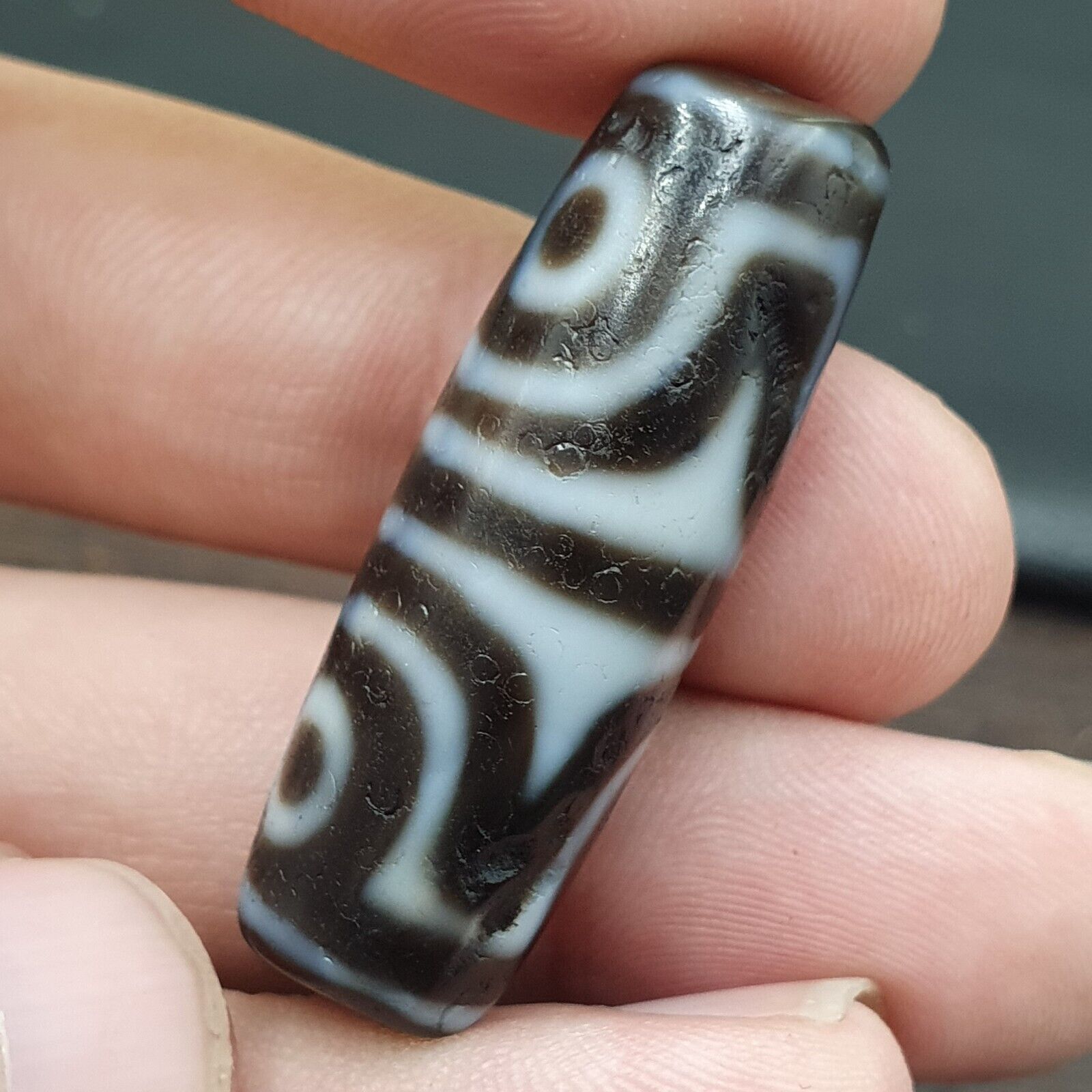 Very Unique Himalayan Tibetan tasso lotus Vajra 4 Eyes Dzi Agate Bead Amulet