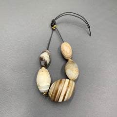 5 pcs lot Authentic Ancient Old Himalayan Indo Tibetan Sulumani Agate Beads