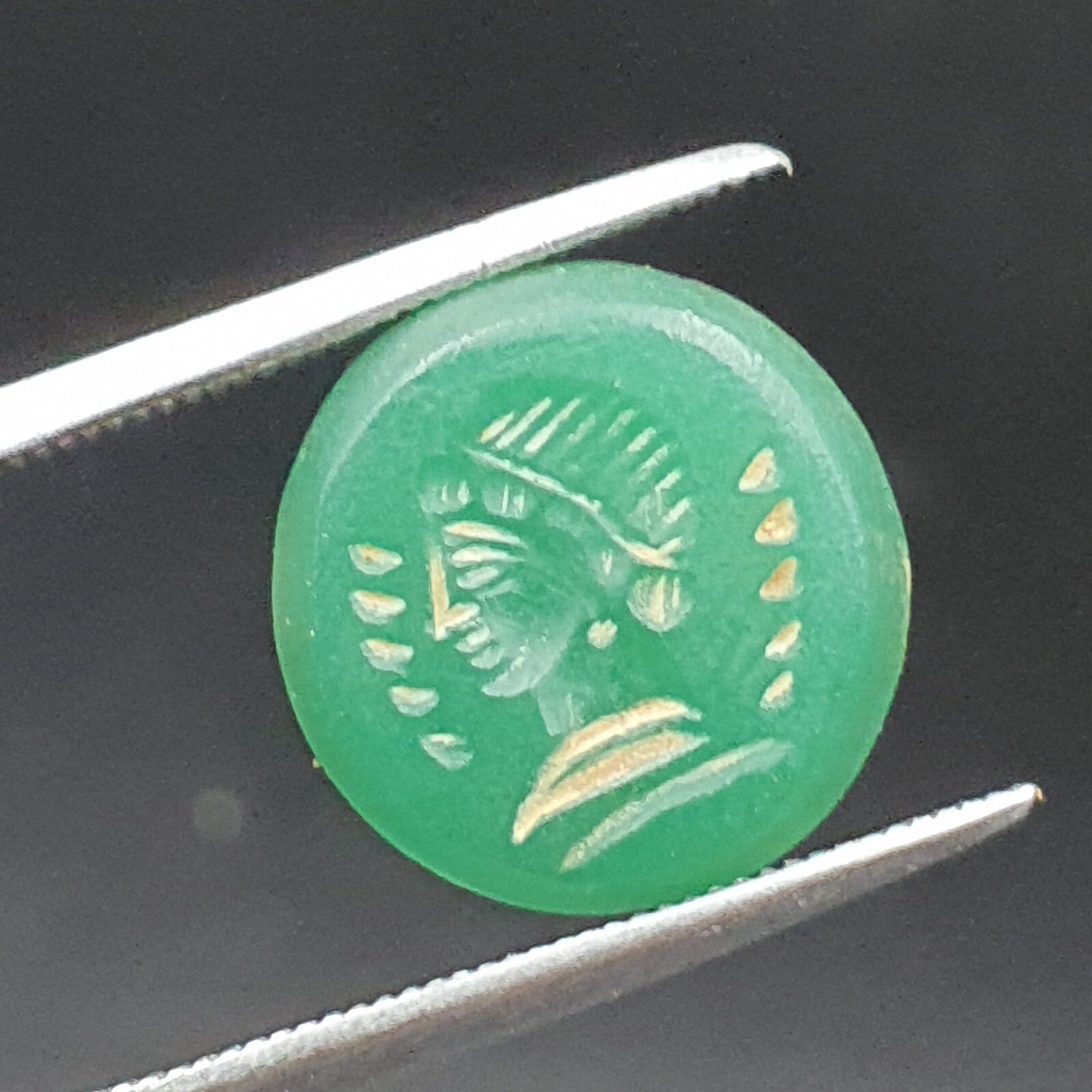 Antique Green AGATE SEAL BEAD " Queen, Intaglio Stamp Ring Cabochon