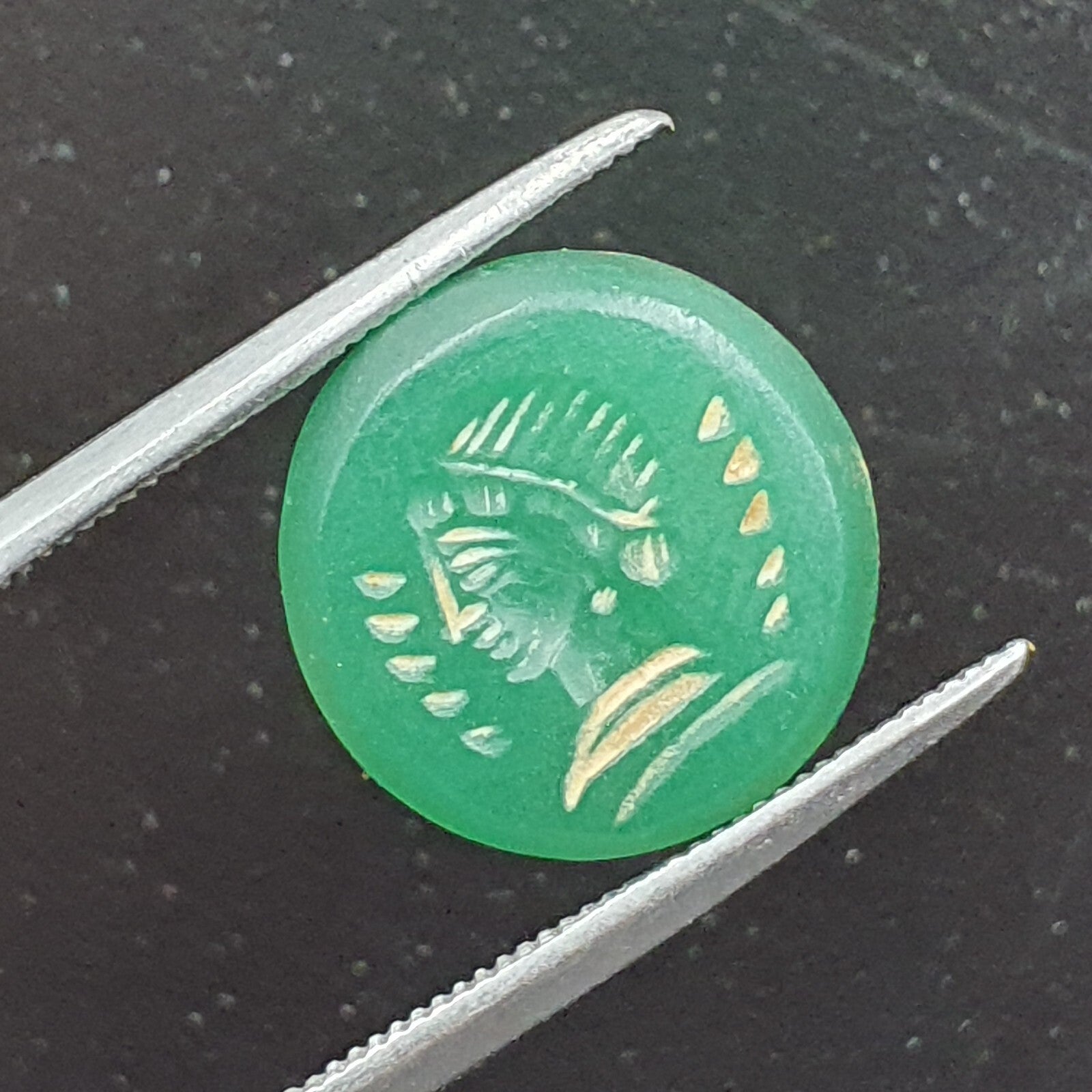 Antique Green AGATE SEAL BEAD " Queen, Intaglio Stamp Ring Cabochon