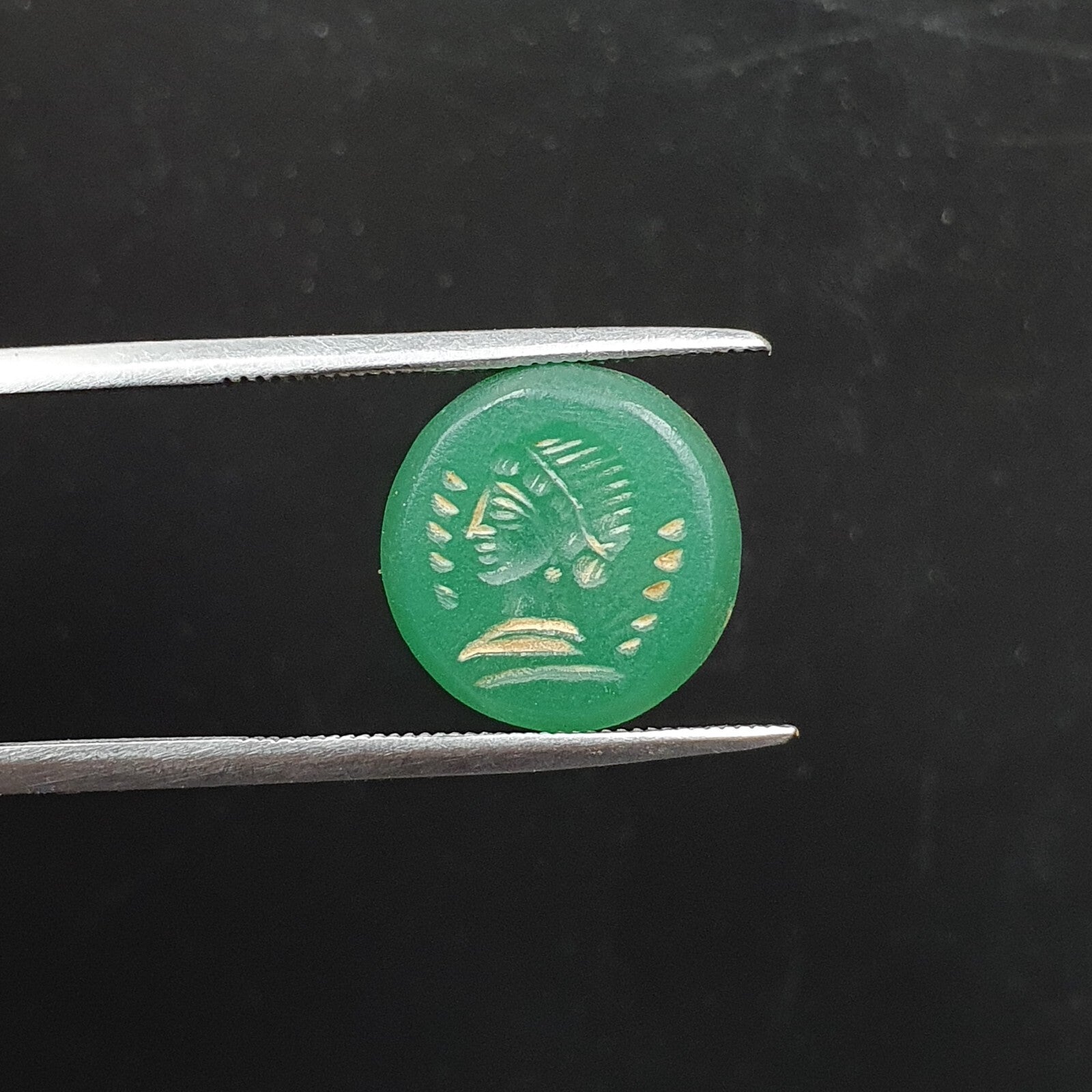 Antique Green AGATE SEAL BEAD " Queen, Intaglio Stamp Ring Cabochon