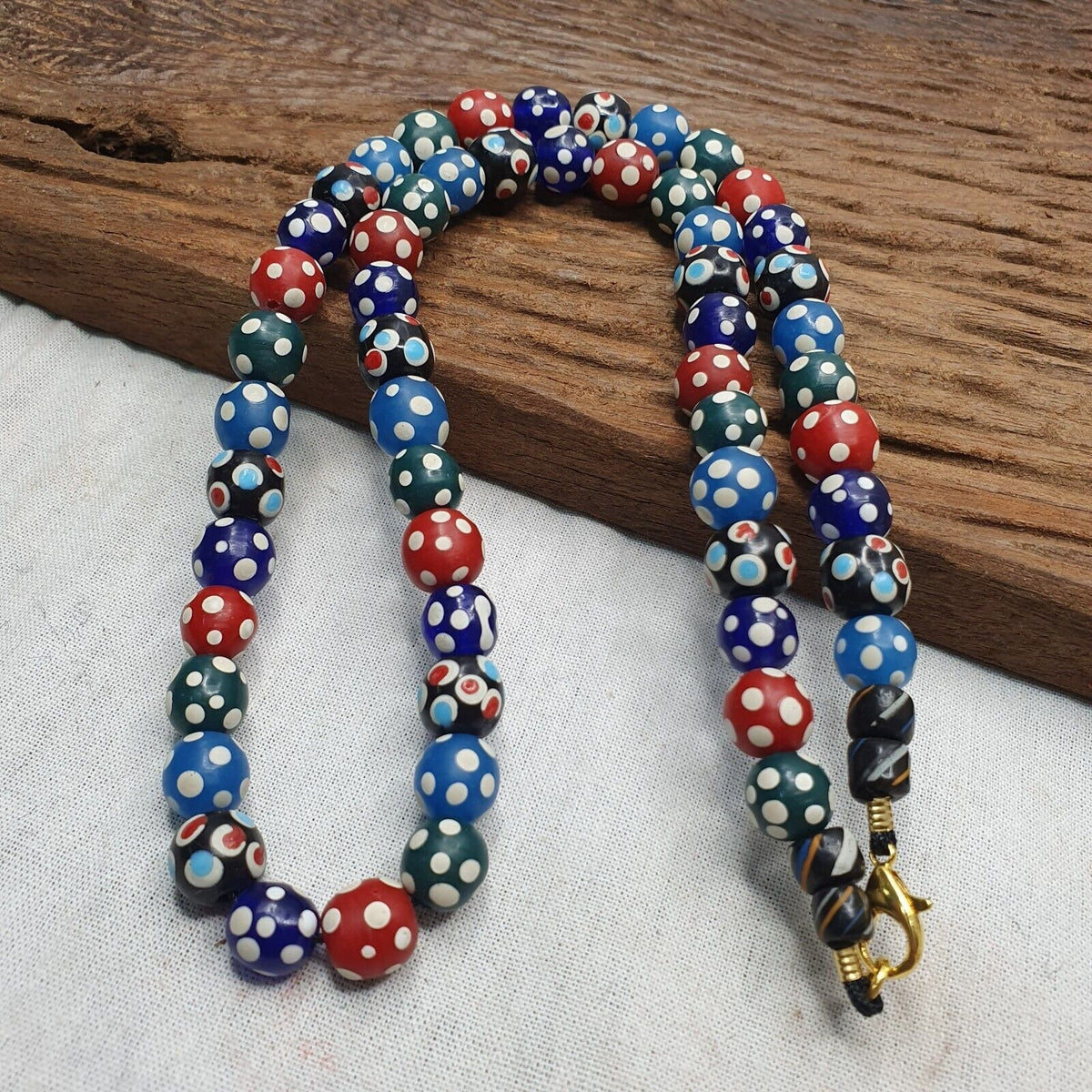 Venetian venetian inspired multicolor skunk beads necklace