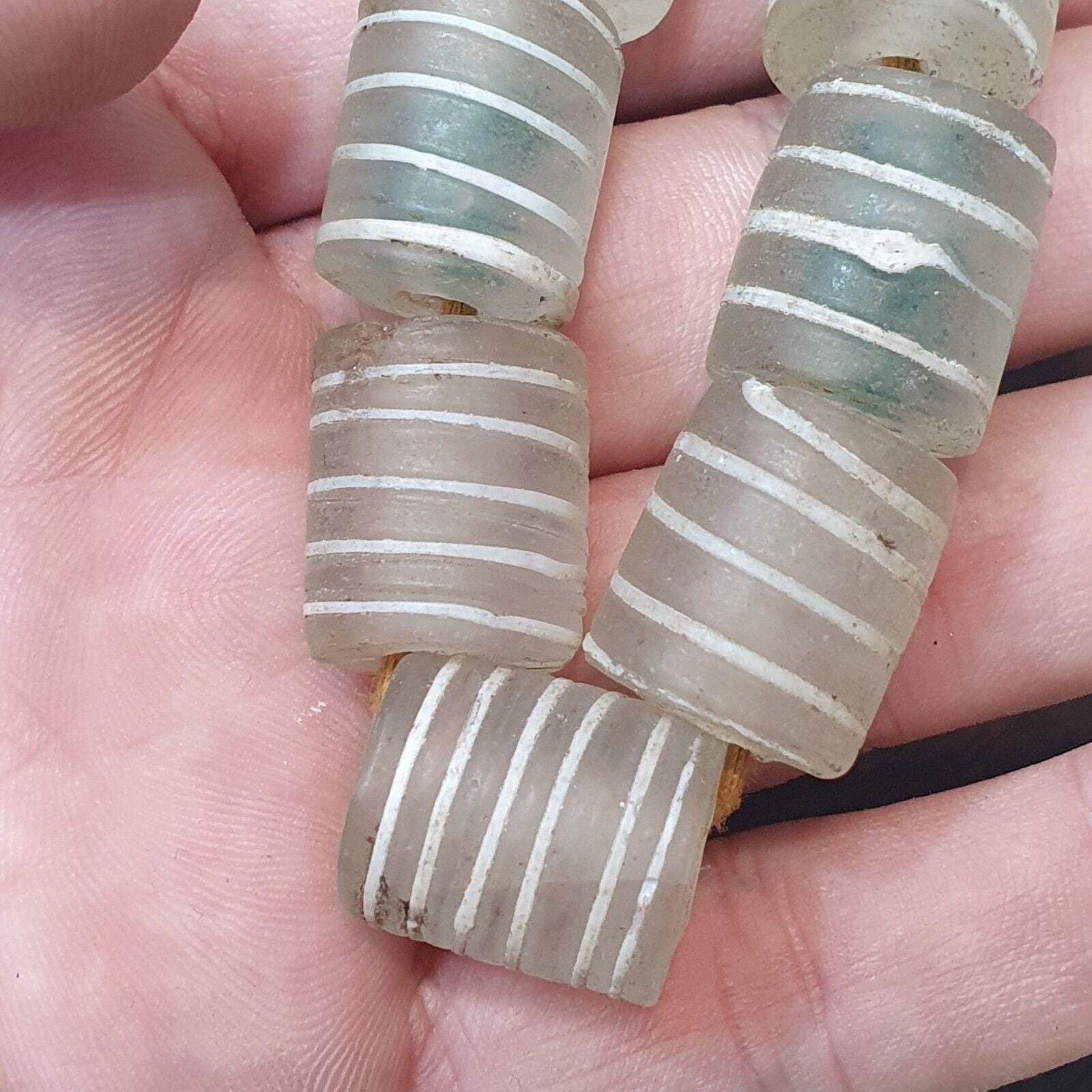 Venetian style white candy glass beads beaded necklace