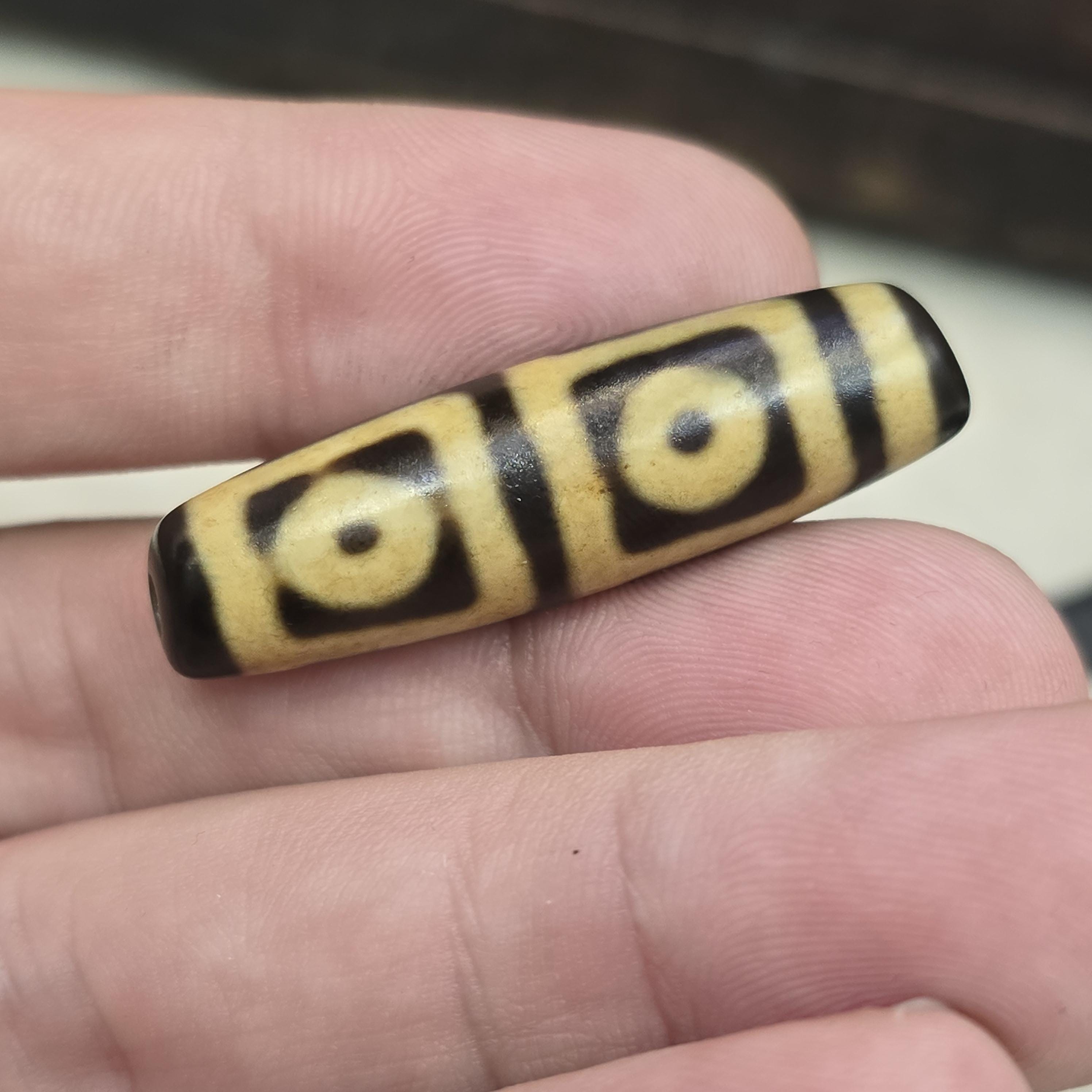 Protective Four Eyes Agate Dzi Bead - Tibetan Amulet