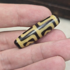 Protective Four Eyes Agate Dzi Bead - Tibetan Amulet