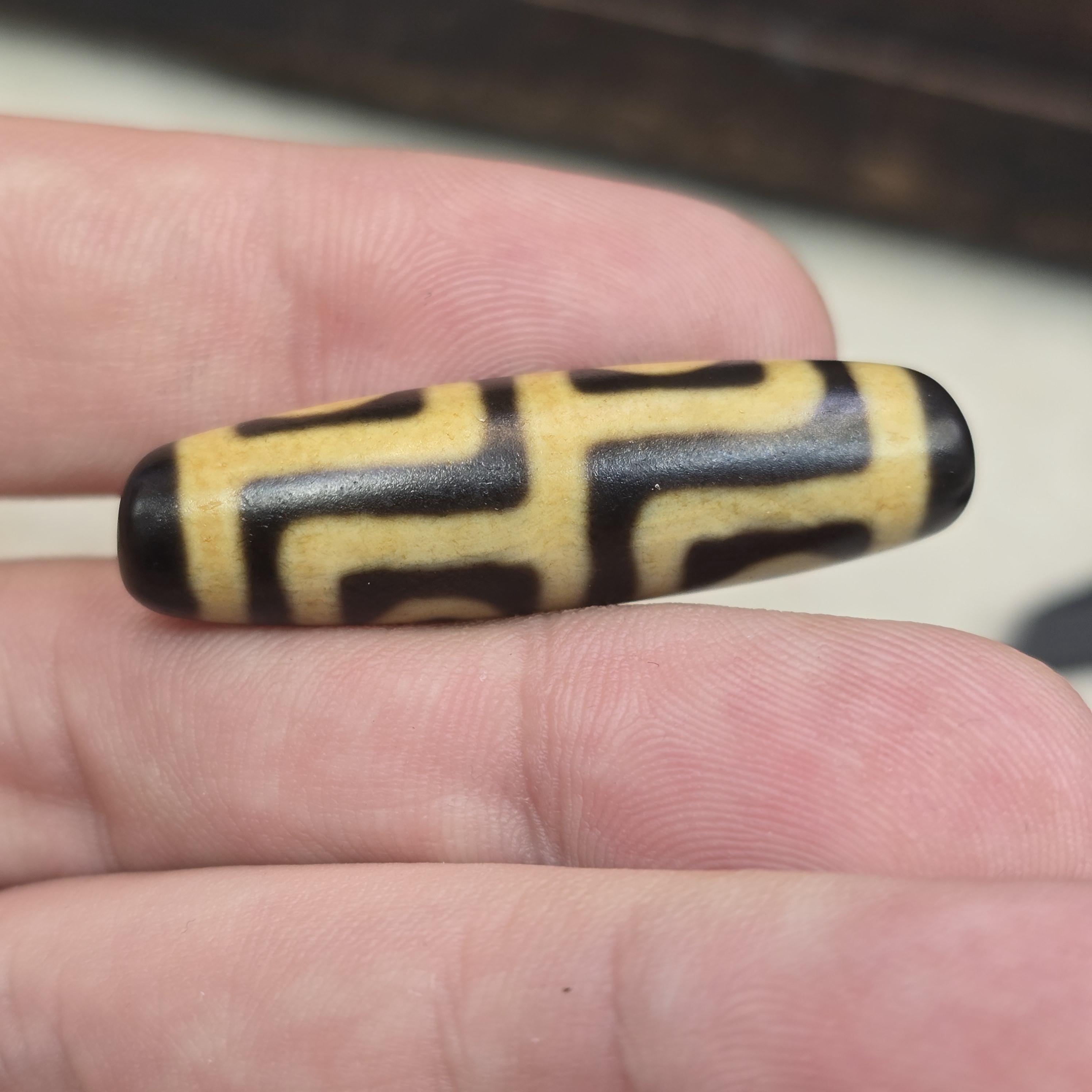 Protective Four Eyes Agate Dzi Bead - Tibetan Amulet