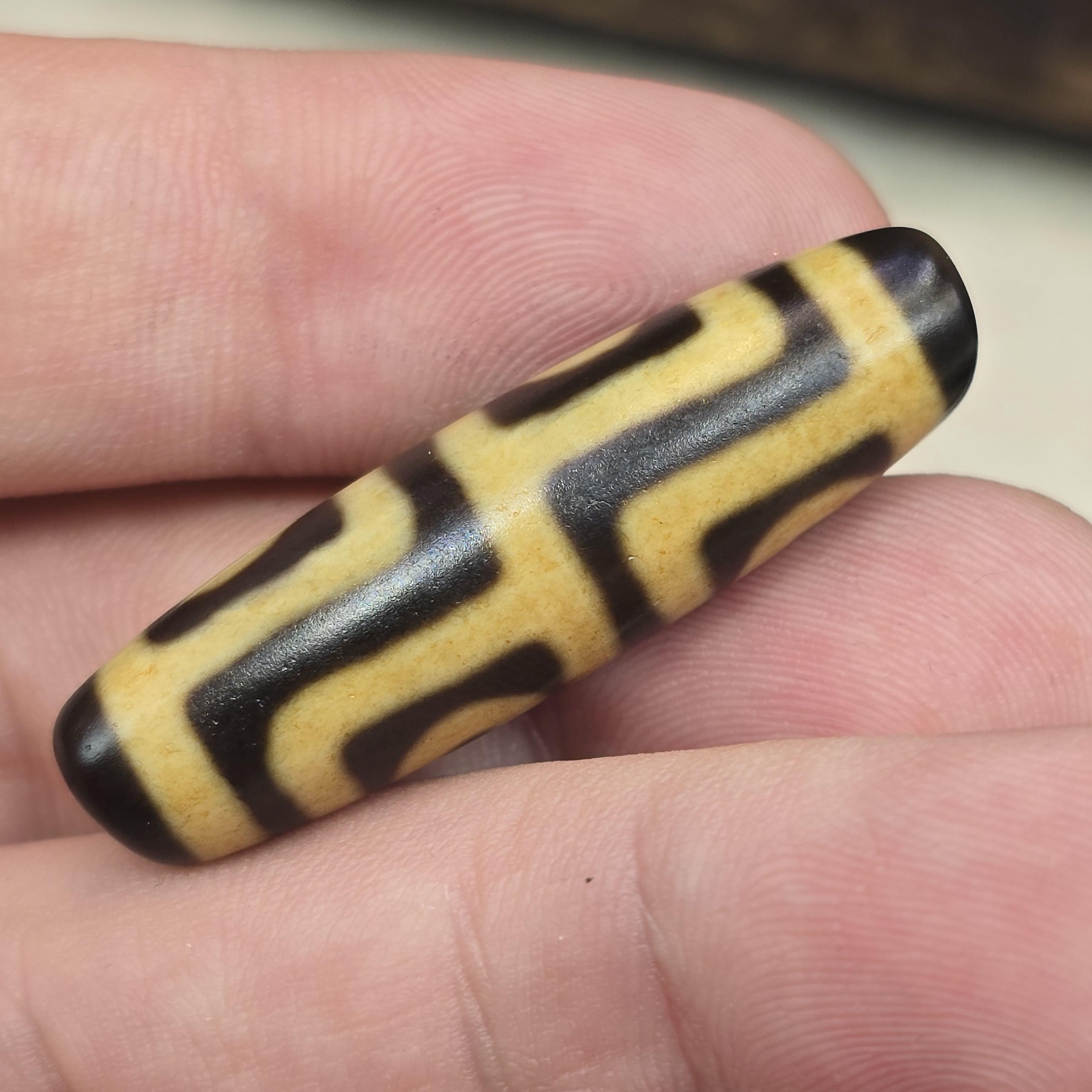 Protective Four Eyes Agate Dzi Bead - Tibetan Amulet