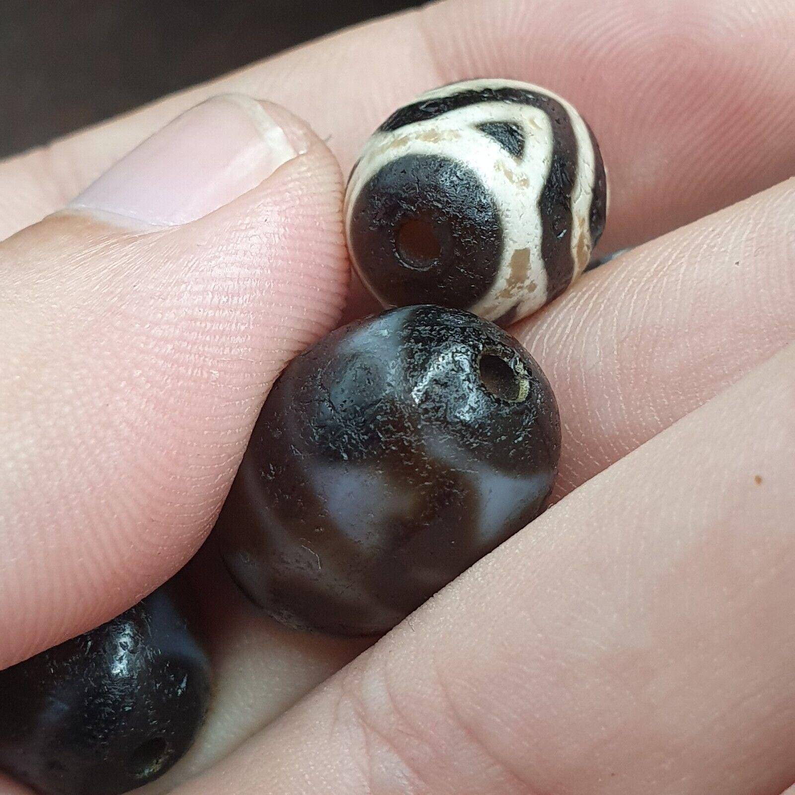 Himalayan tibetan unique pattern agate dzi beads lot amulets