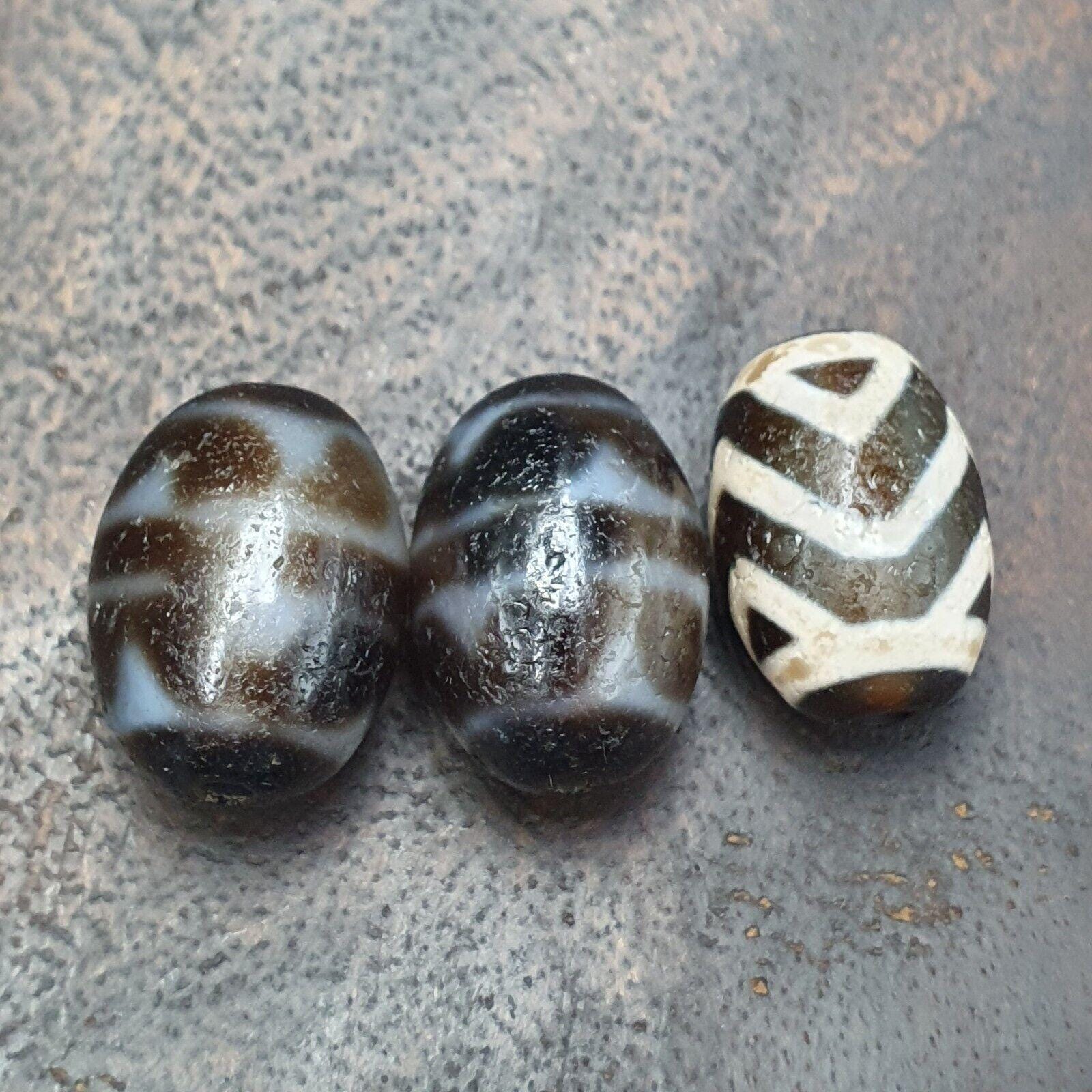 Himalayan tibetan unique pattern agate dzi beads lot amulets
