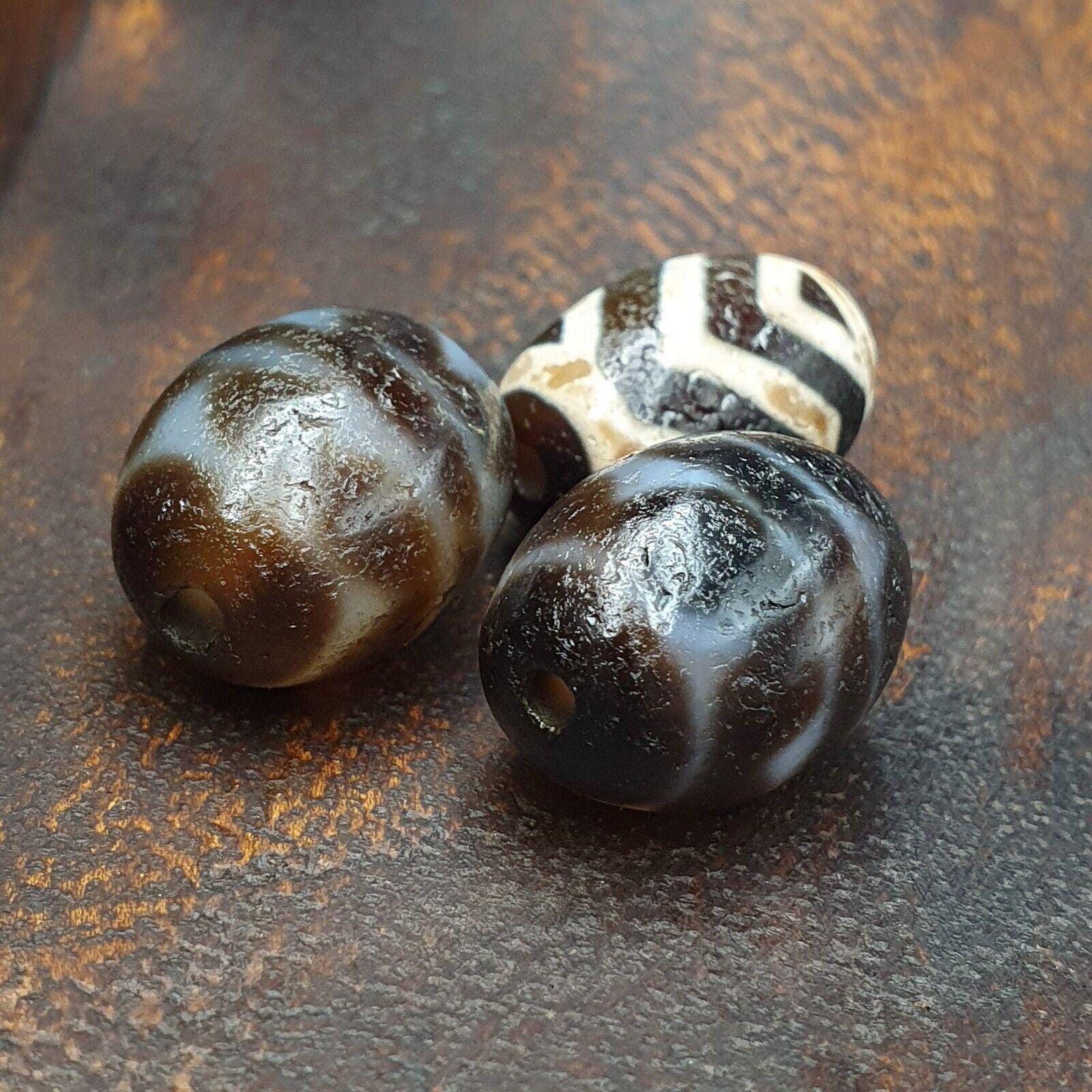 Himalayan tibetan unique pattern agate dzi beads lot amulets