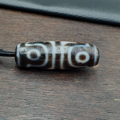 Very unique himalayan tibetan tasso lotus vajra 4 eyes dzi agate bead amulet