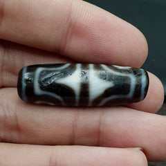Very unique himalayan tibetan tasso lotus vajra 4 eyes dzi agate bead amulet