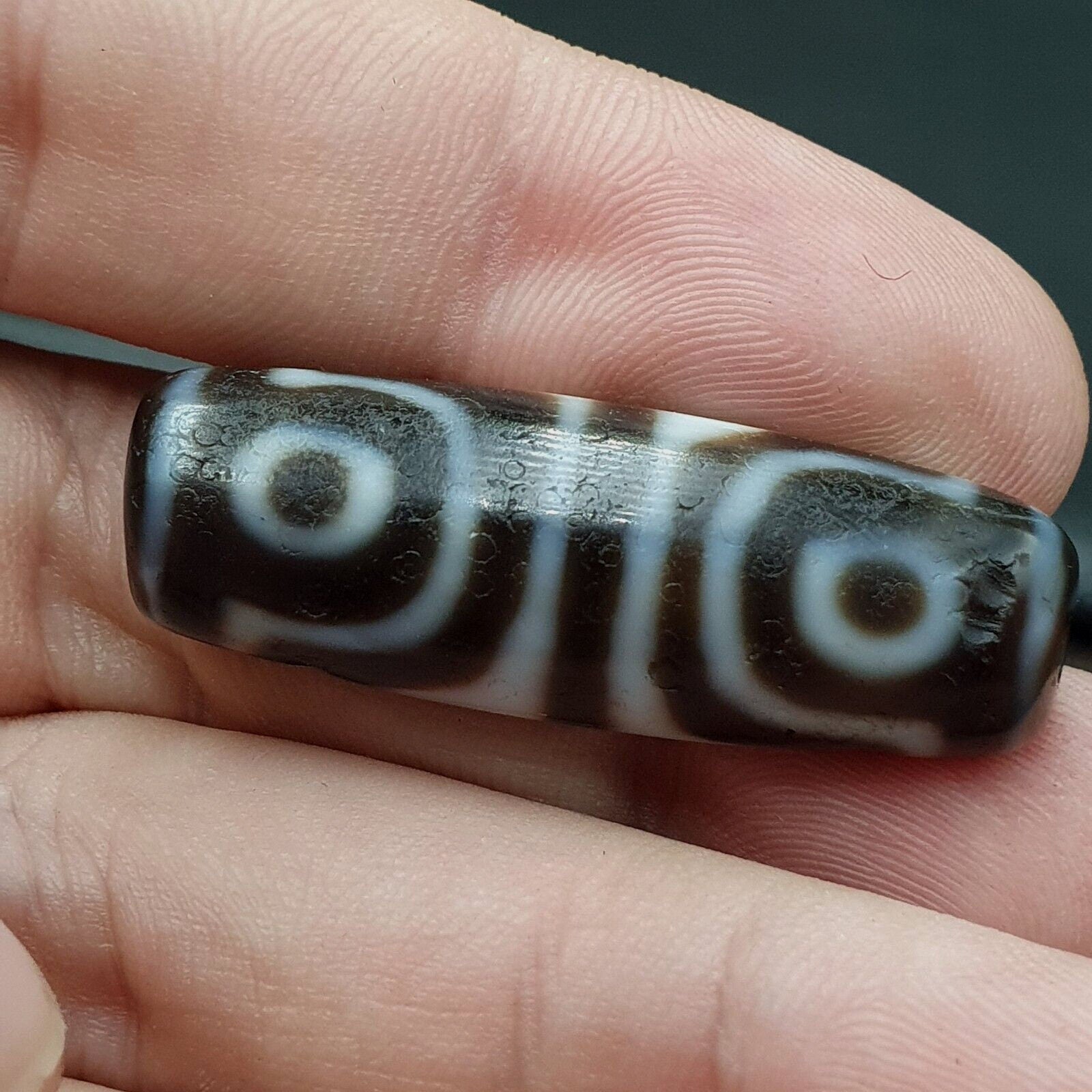 Very unique himalayan tibetan tasso lotus vajra 4 eyes dzi agate bead amulet