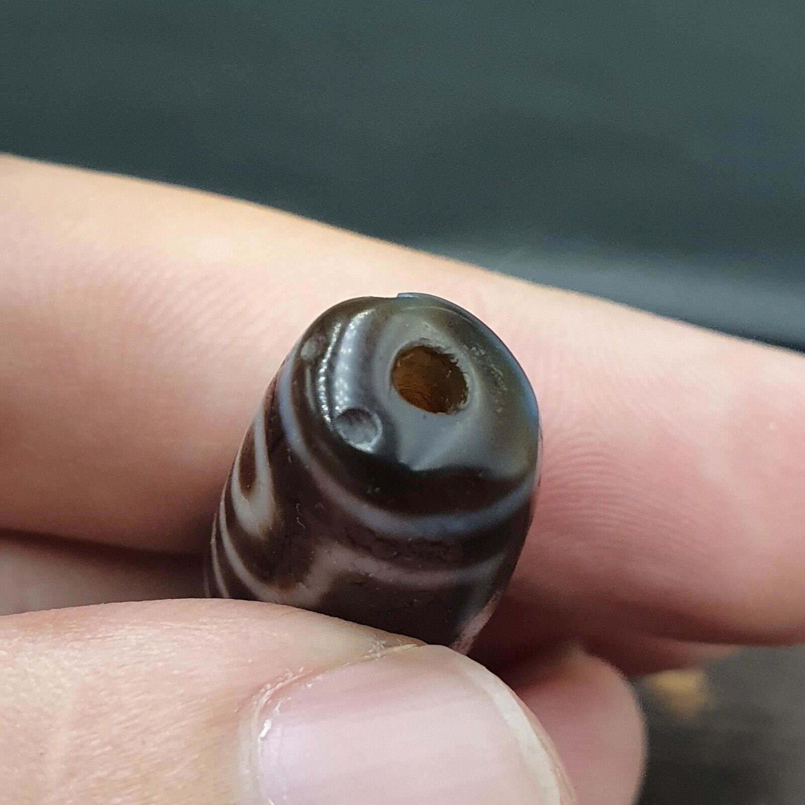 Very unique himalayan tibetan tasso lotus vajra 4 eyes dzi agate bead amulet