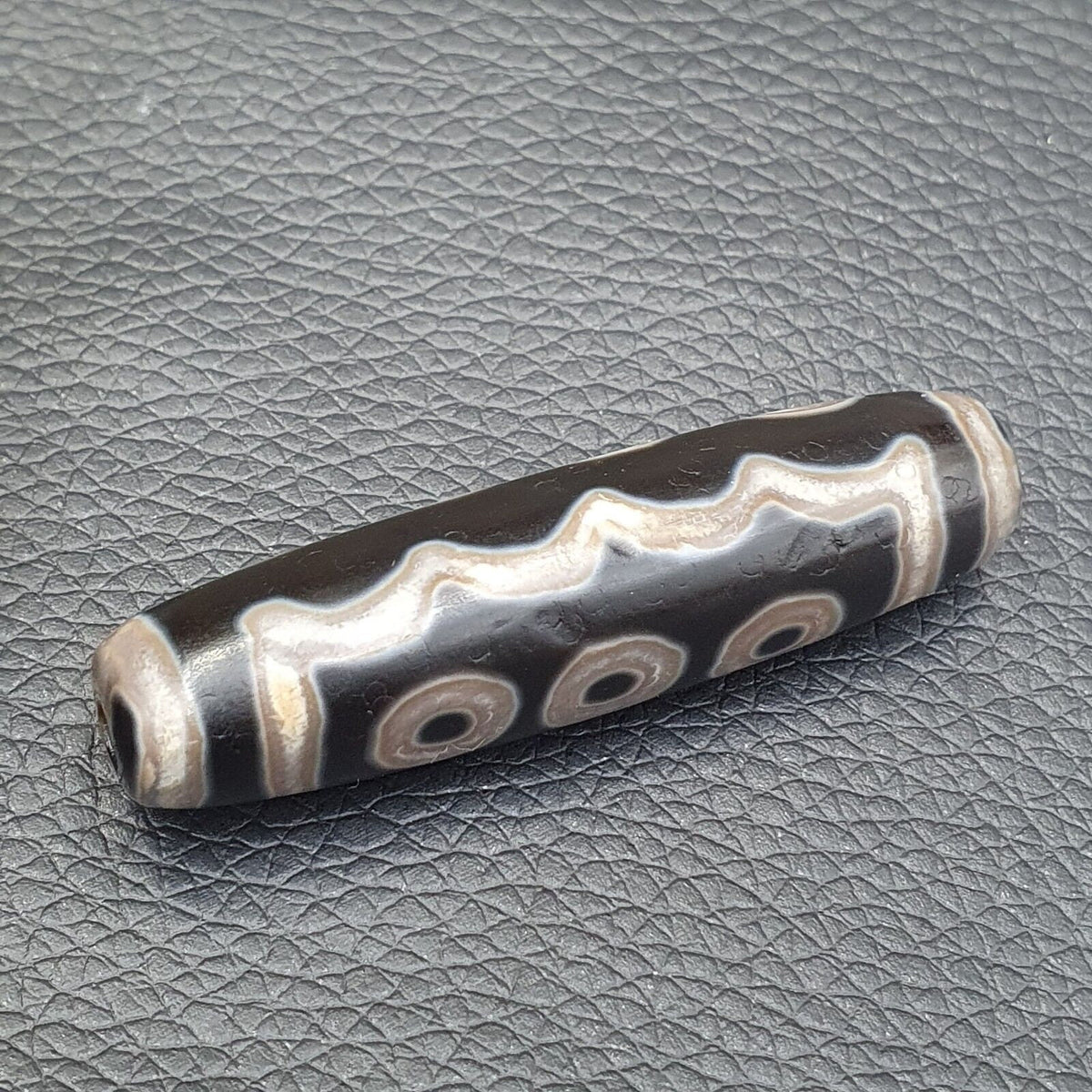 Unique eyes pattern himalayan tibetan 7eyes dzi agate bead amulet