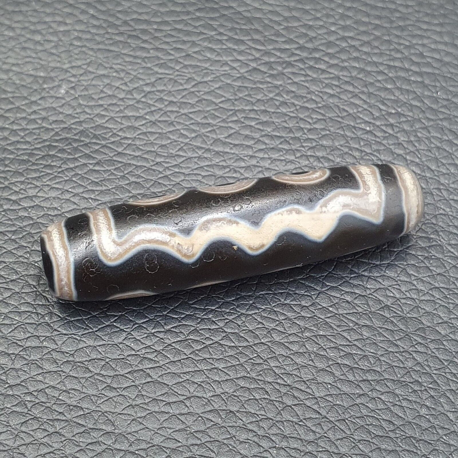 Unique eyes pattern himalayan tibetan 7eyes dzi agate bead amulet