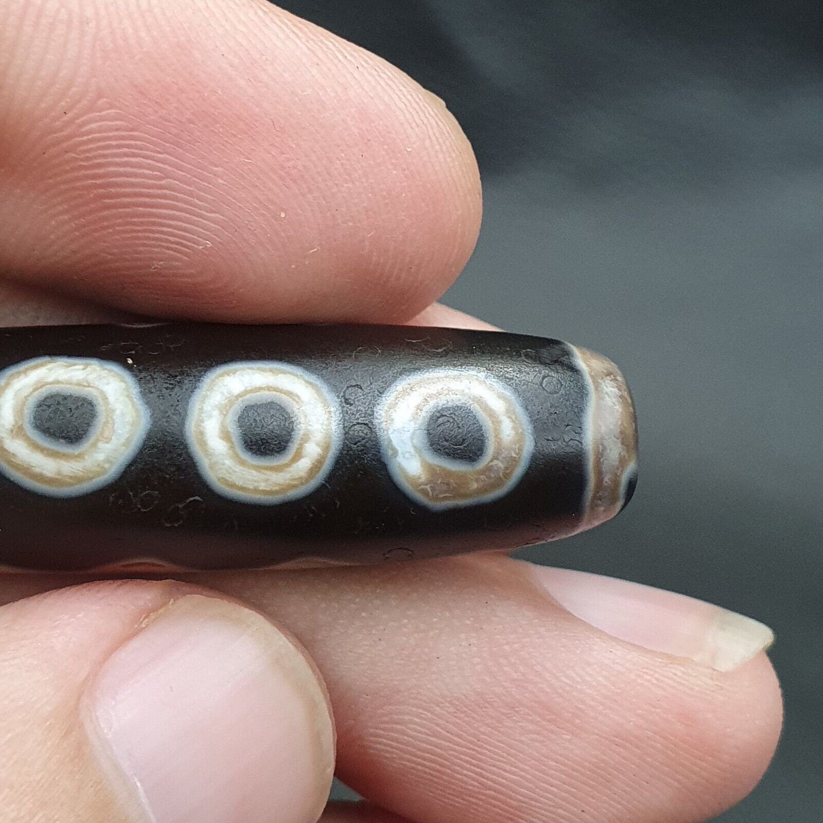 Unique eyes pattern himalayan tibetan 7eyes dzi agate bead amulet