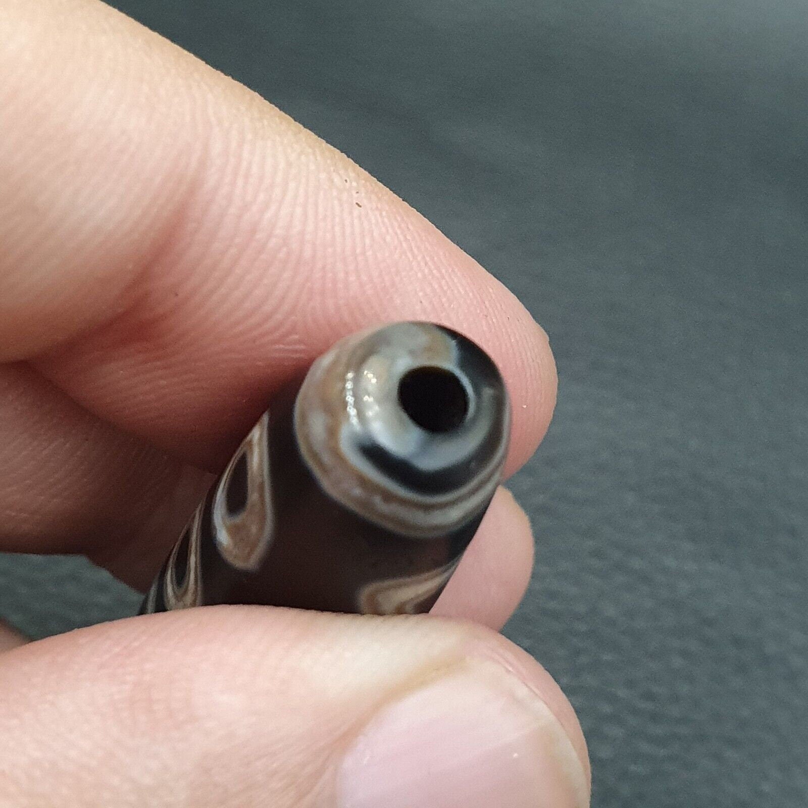 Unique eyes pattern himalayan tibetan 7eyes dzi agate bead amulet