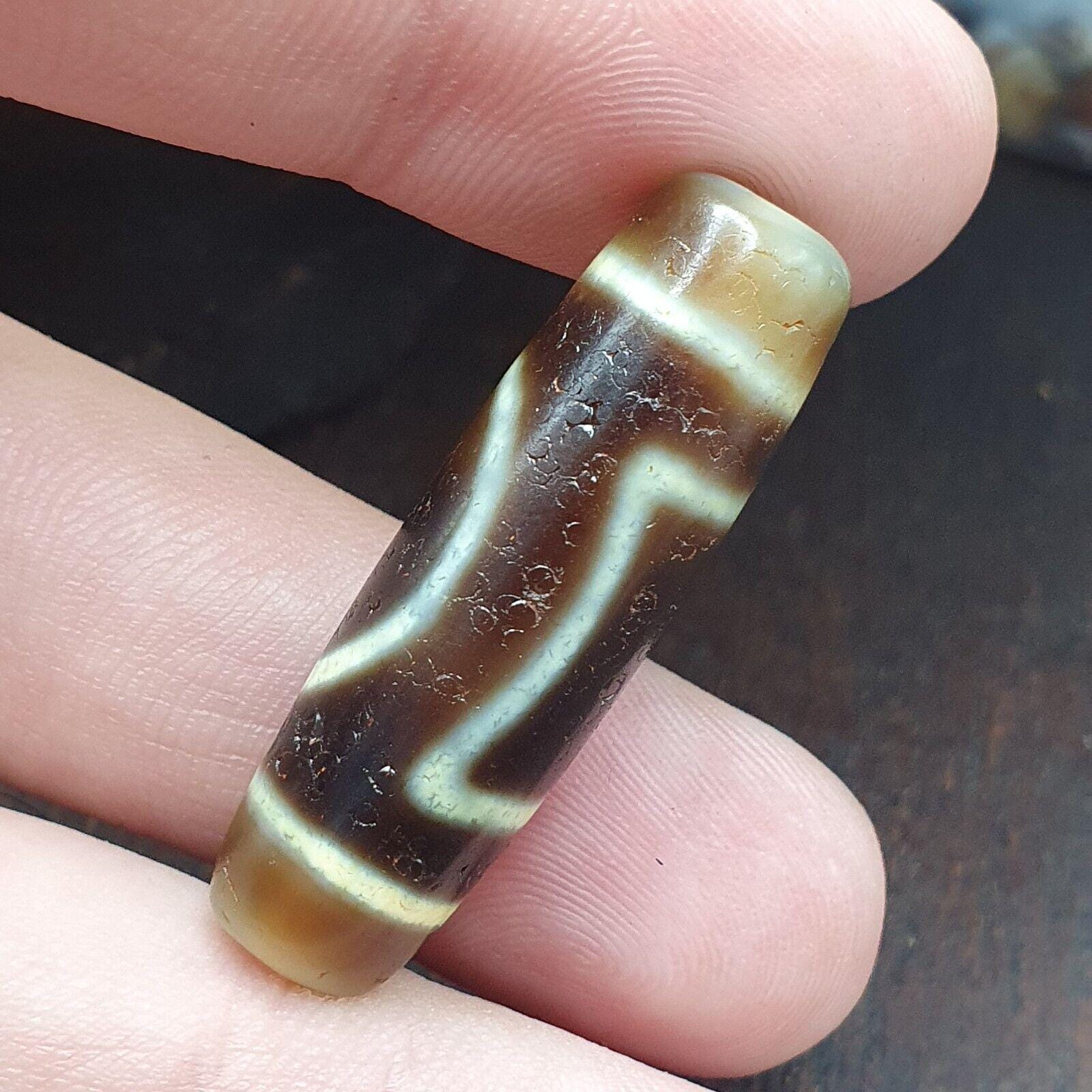 Old Tibetan 2-Eye Dzi Bead Amulet: Agate Stone