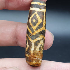 Antique south asian burmese old pyu tribe pumtek petrified wood stone bead