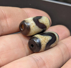 2 vintage old himalayan indo tibetan dogteeth dzi agate bead unique pattern