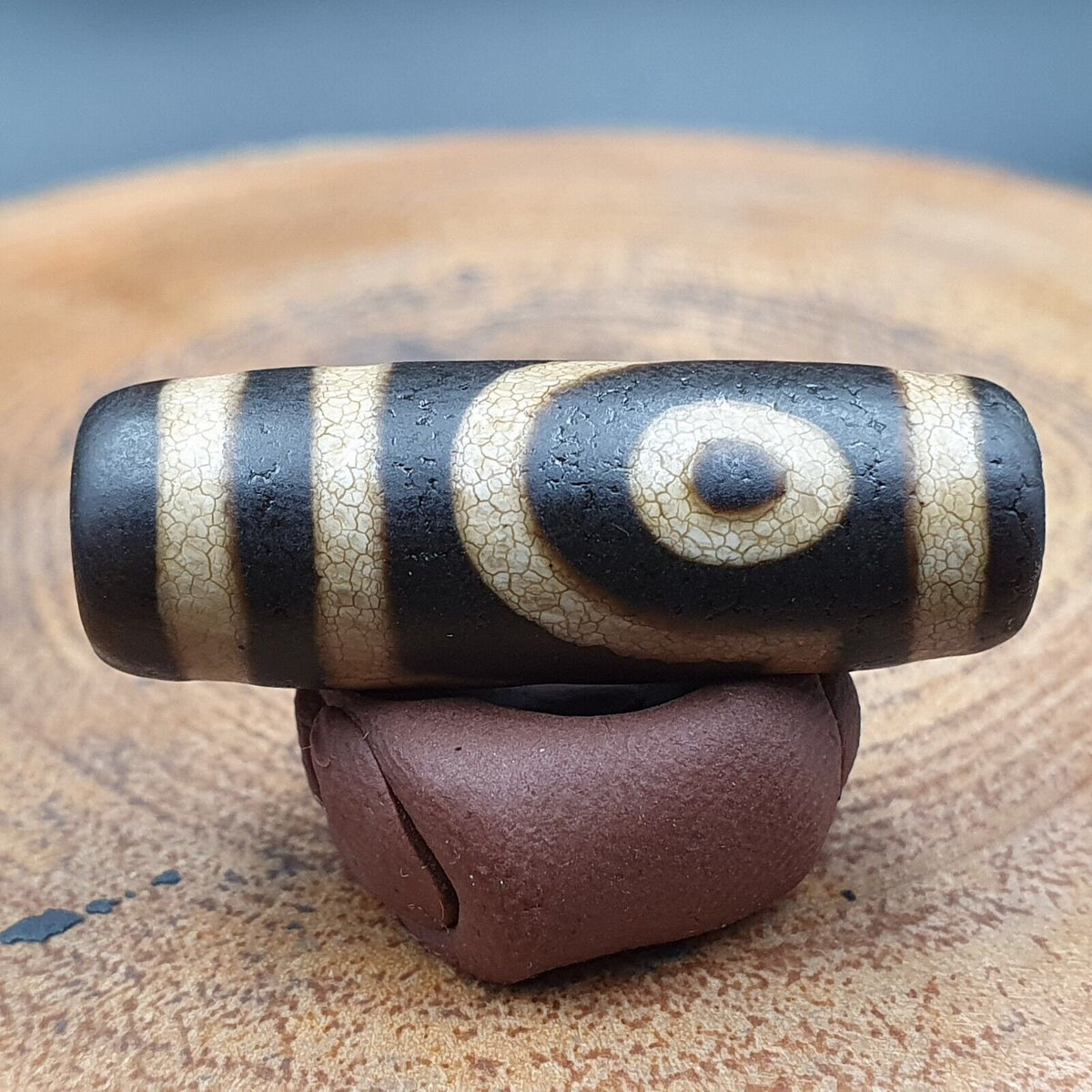 Vintage old himalayan indo tibetan 2 eyes pattern dzi amulet pendant bead b27