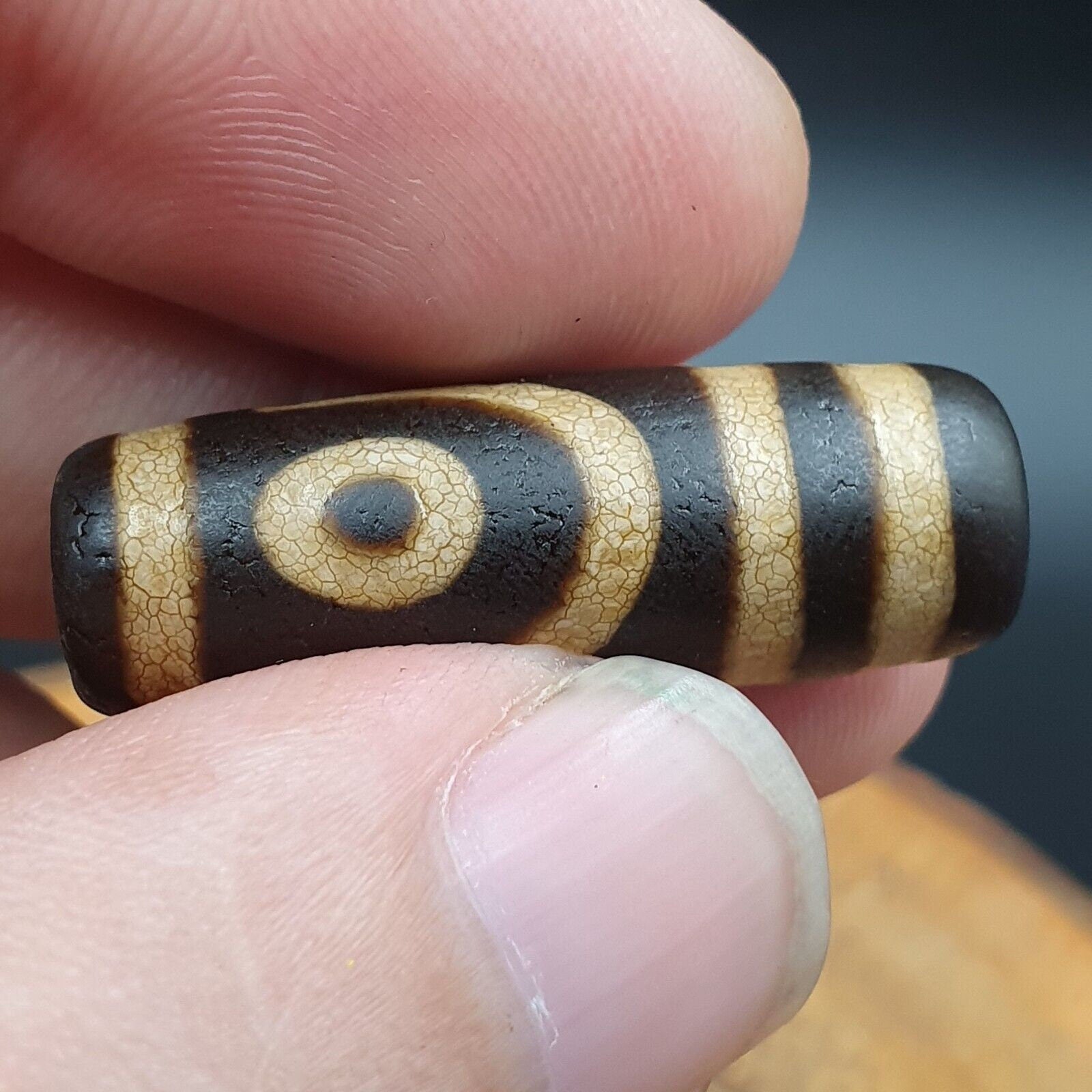 Vintage old himalayan indo tibetan 2 eyes pattern dzi amulet pendant bead b27