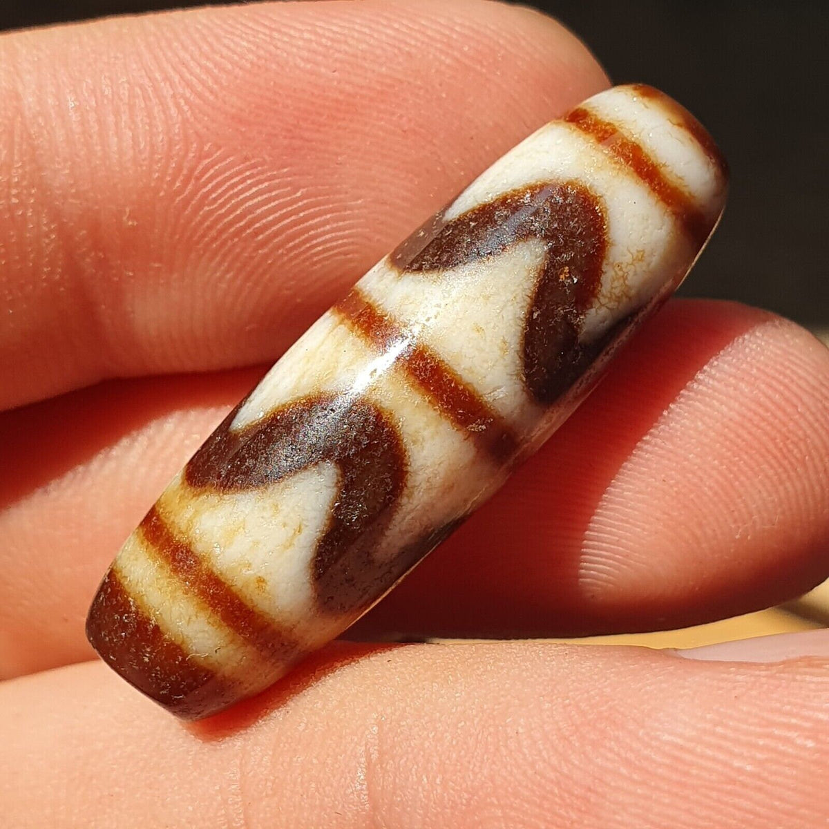 Himalayan indo tibetan agate zigzag lines bead unique patterns dzi amulet