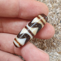 Himalayan indo tibetan agate zigzag lines bead unique patterns dzi amulet