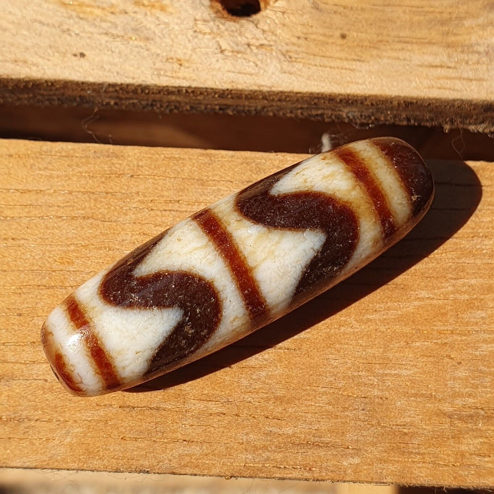 Himalayan indo tibetan agate zigzag lines bead unique patterns dzi amulet