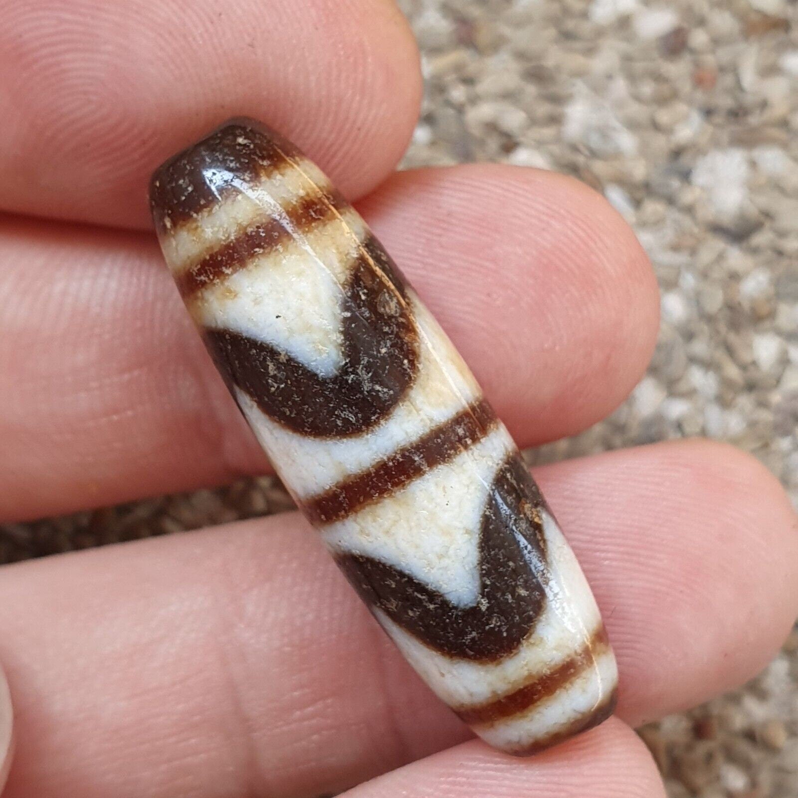 Himalayan indo tibetan agate zigzag lines bead unique patterns dzi amulet