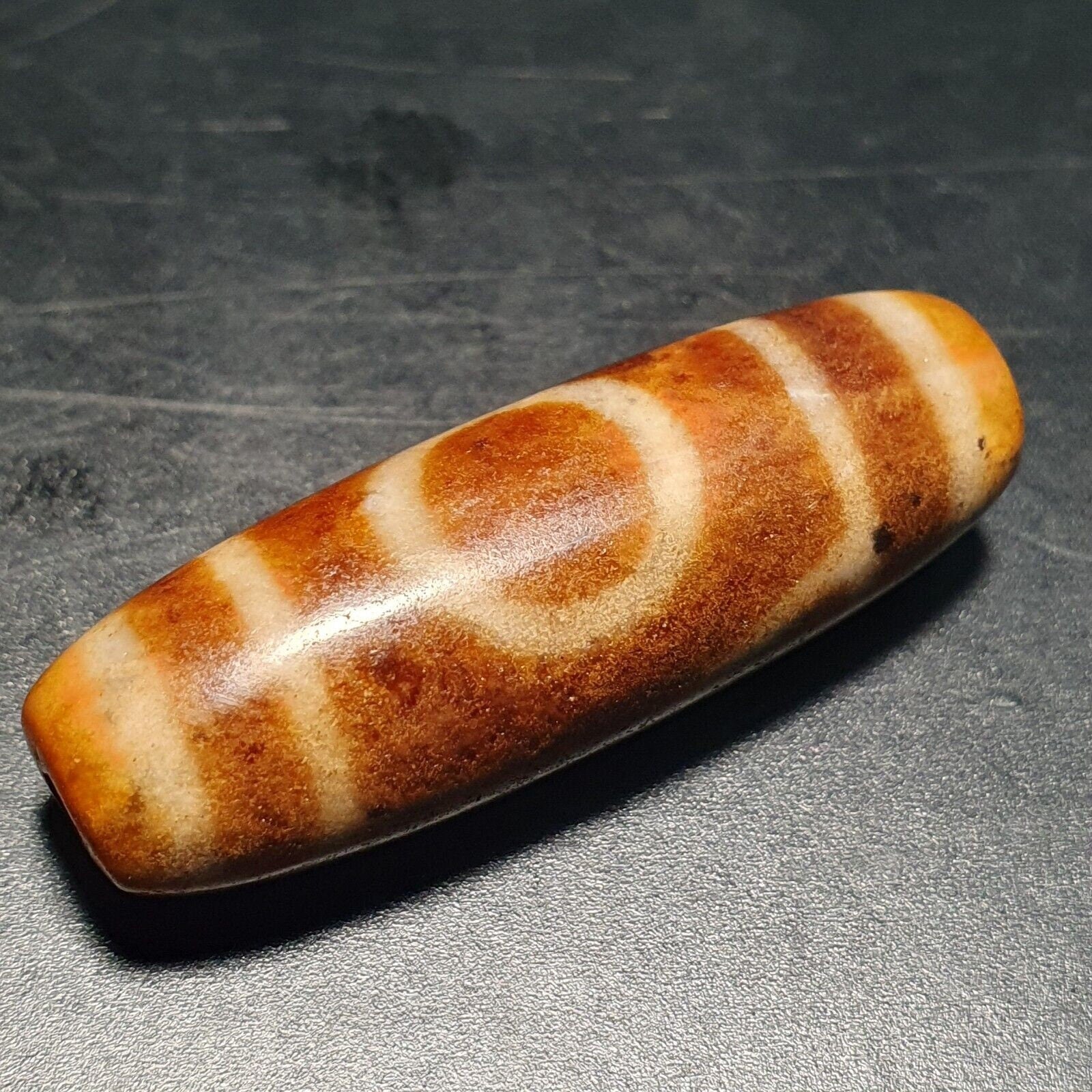 Vintage tibetan circle big eye unique pattern agate stone dzi  amulet